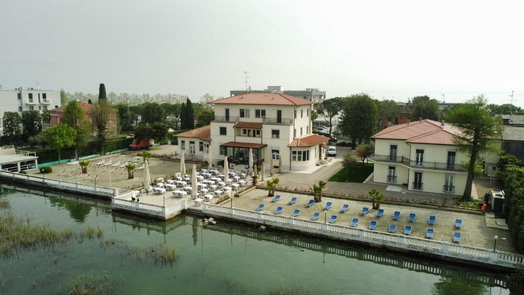 Triple Room with Lake View photo 3
