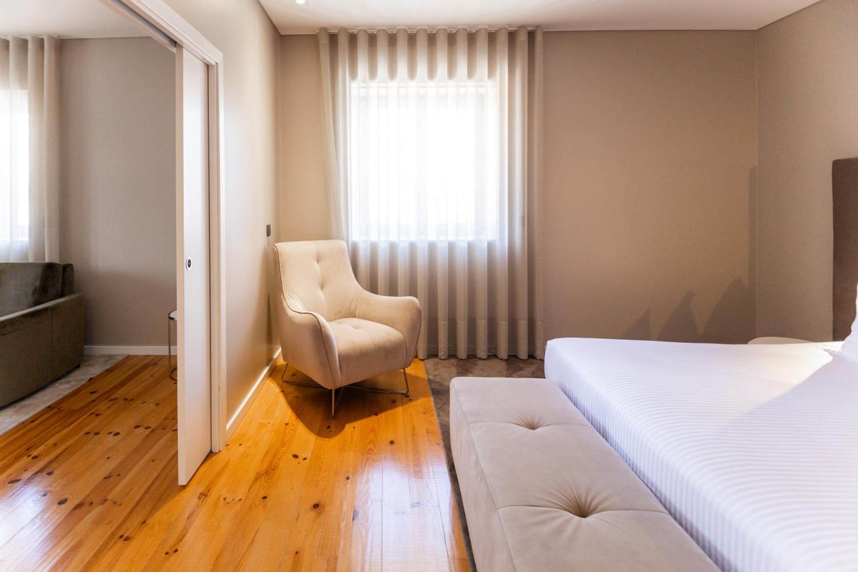 Suite - Photo 7