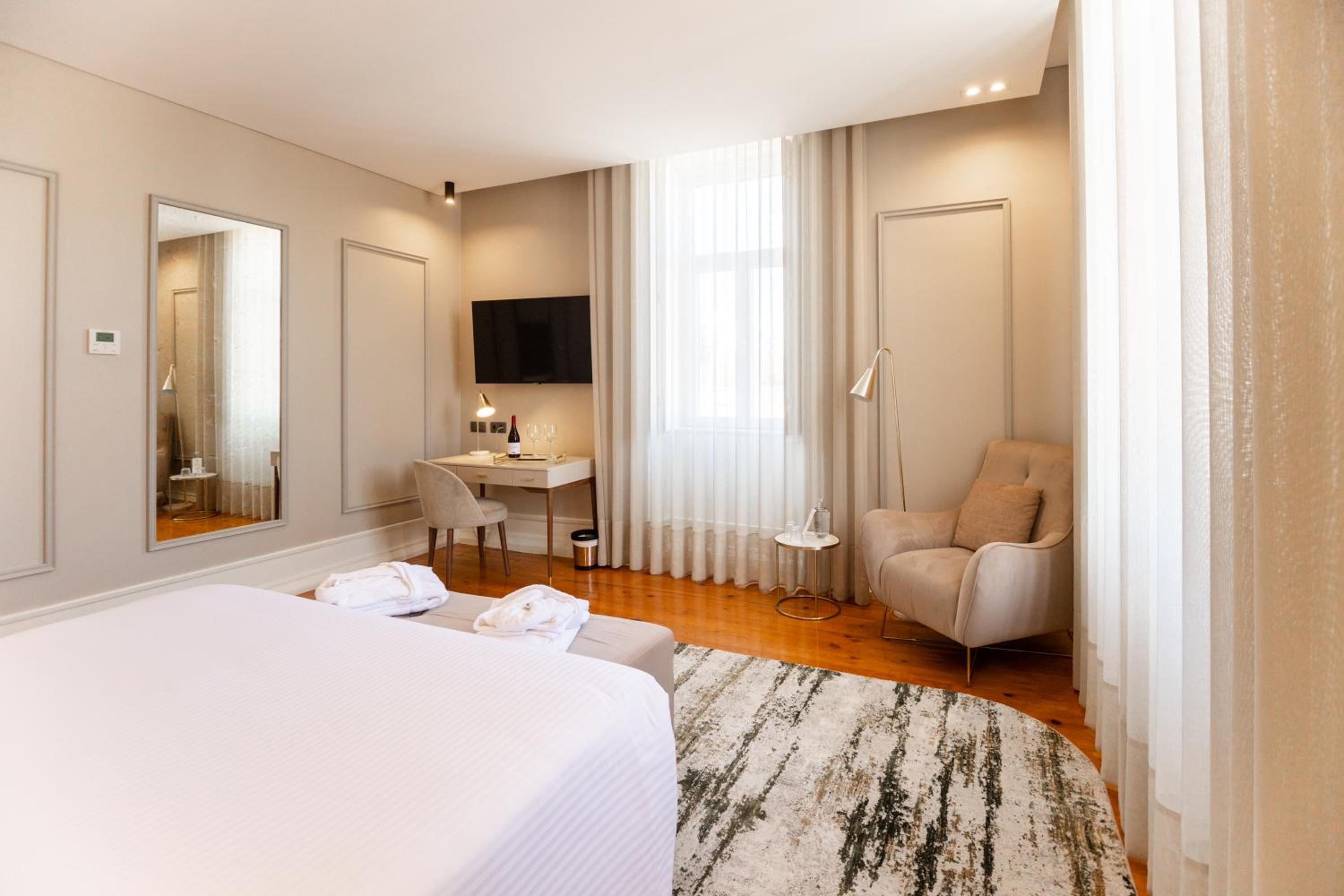 Suite - Photo 12