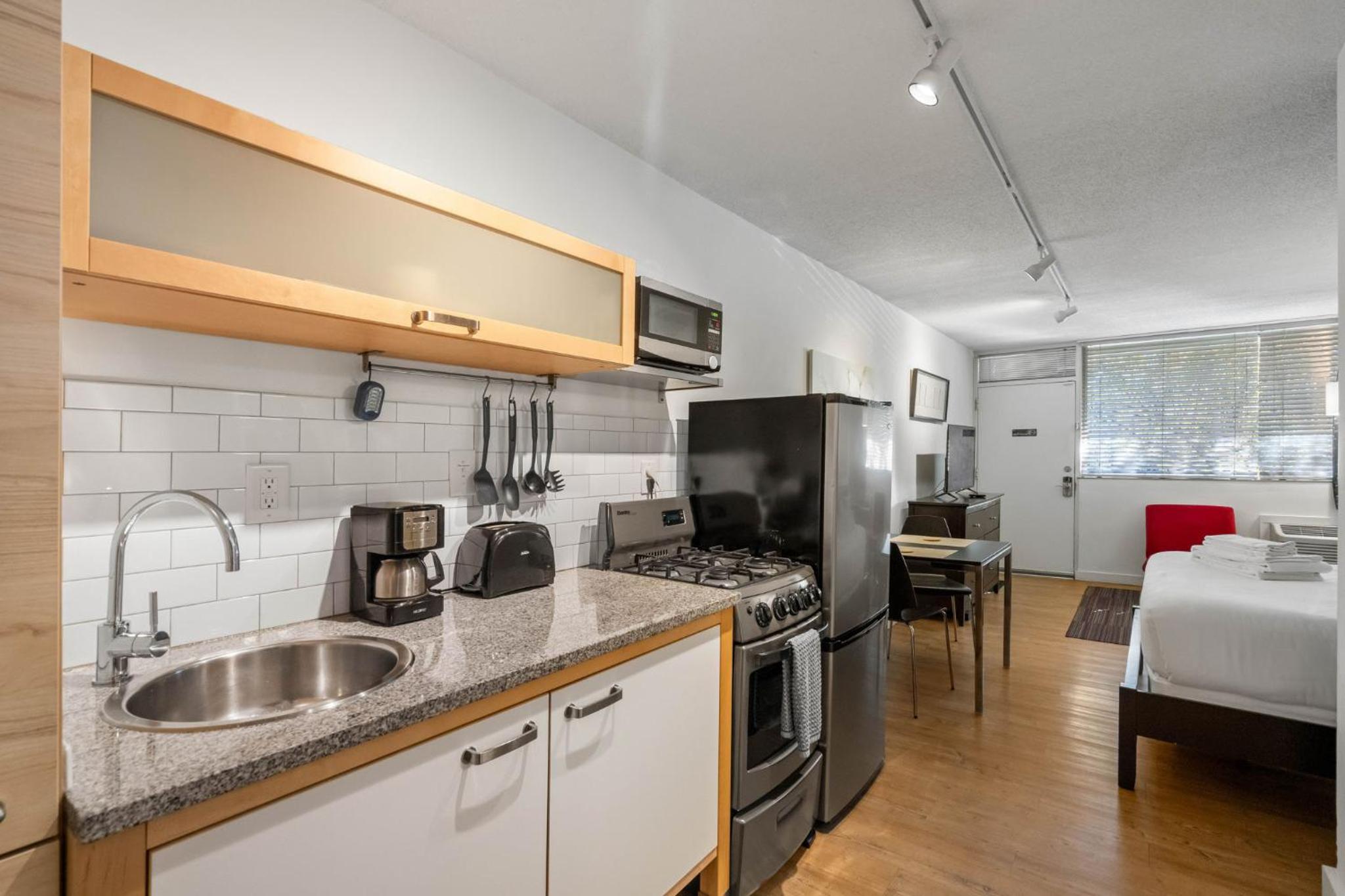 'Chic Premium' Studio Apartment, 47 25th St, 30309 - Photo 49