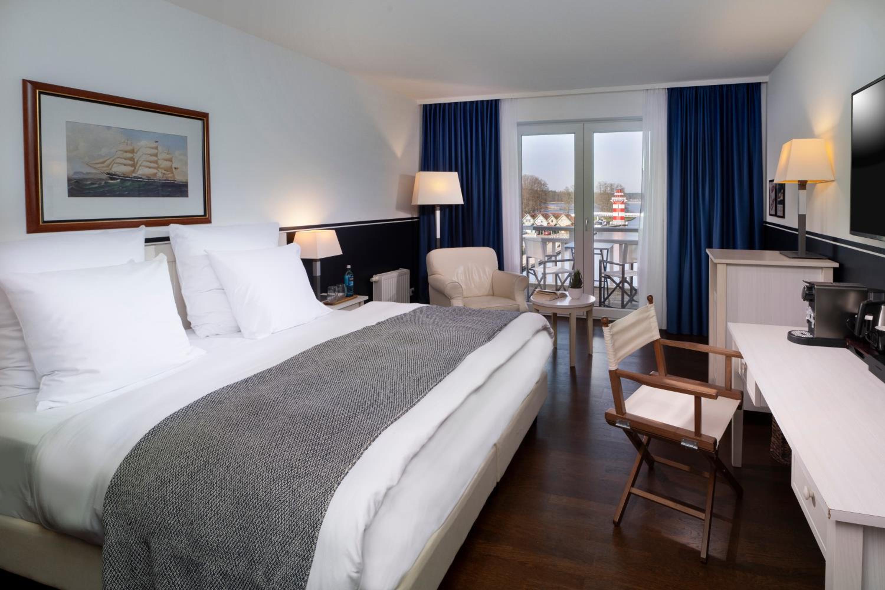 Superior Double Room with Lake View - Photo 1
