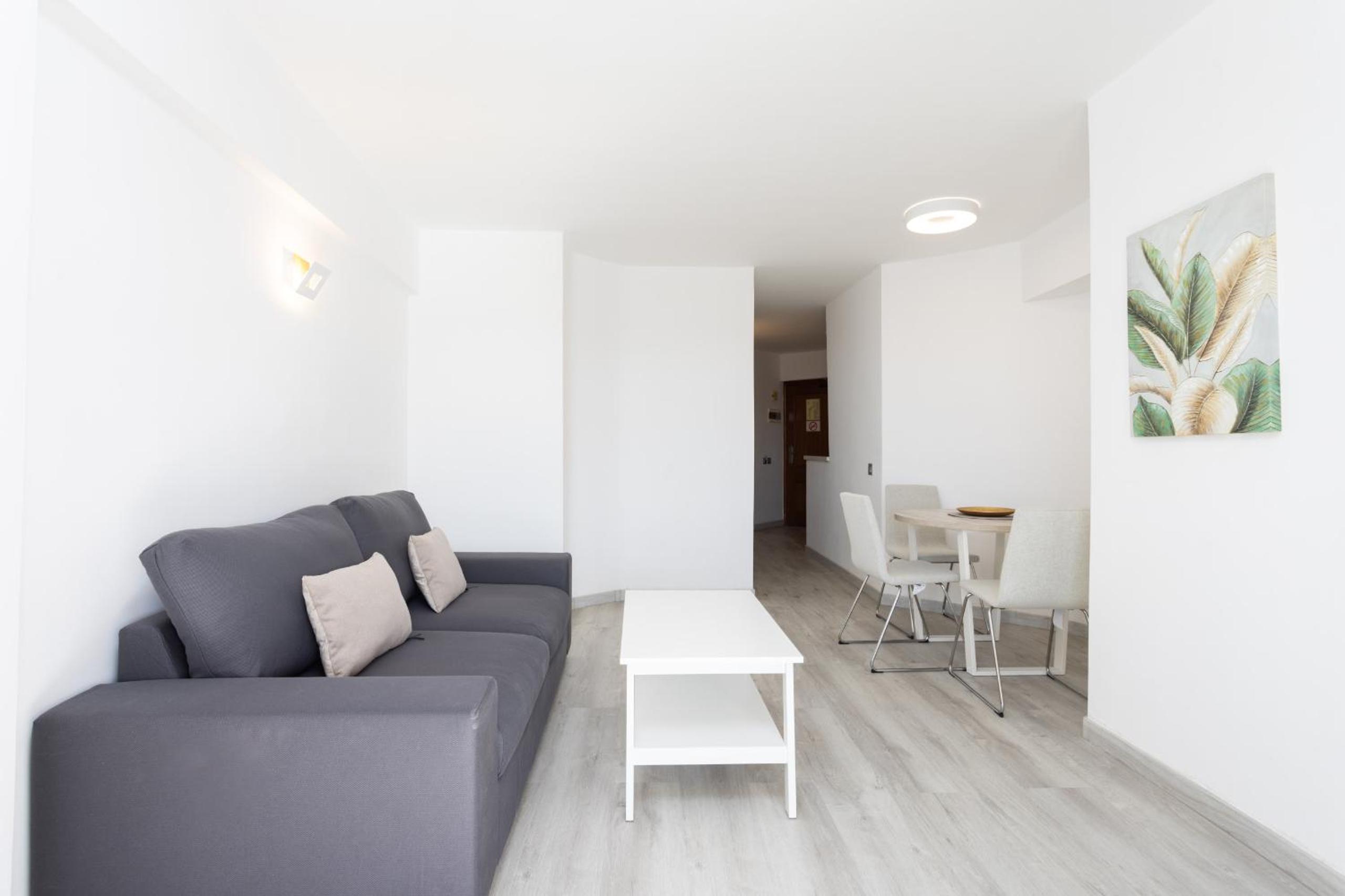 Apartamento con vista a la piscina