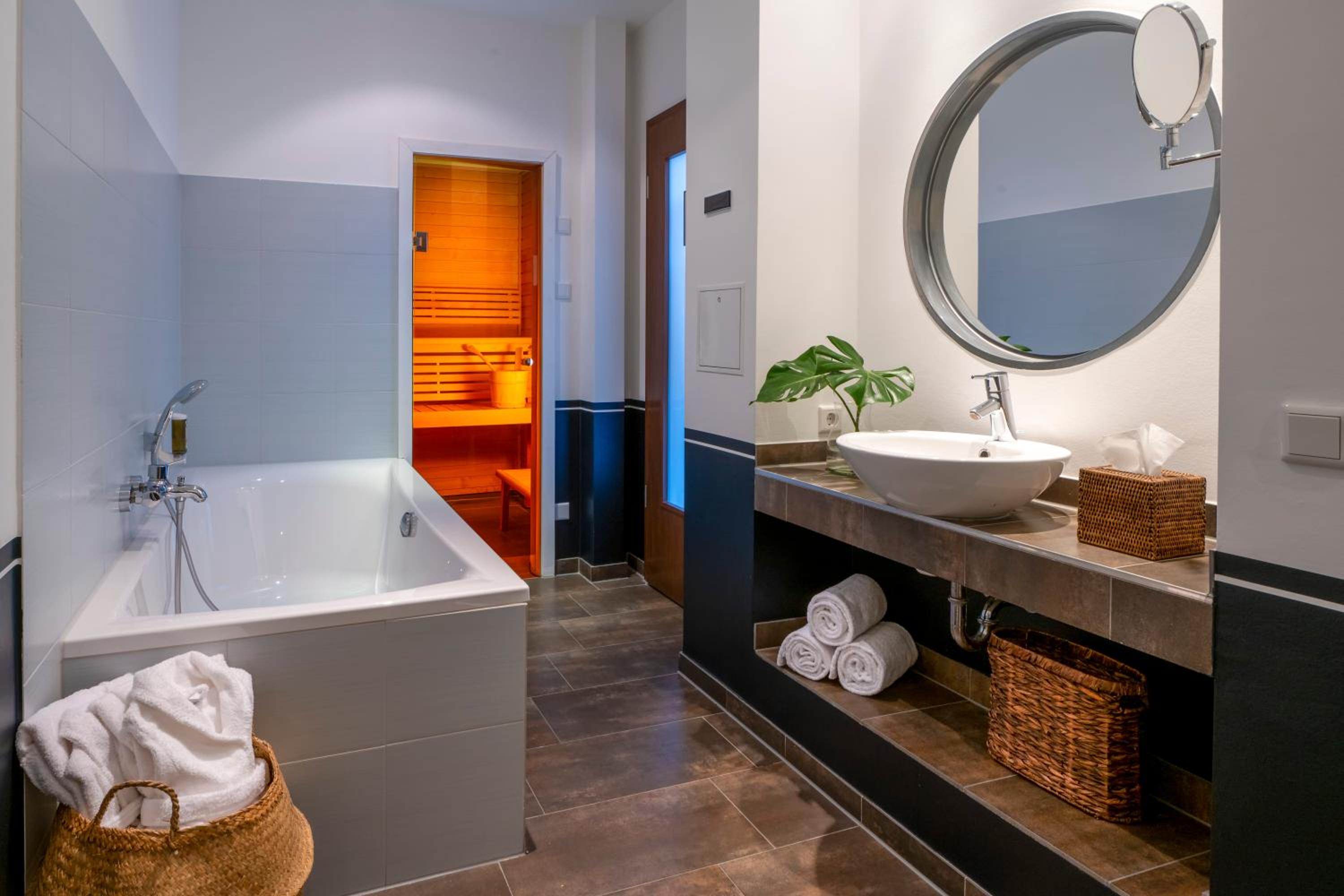 Suite with Sauna photo 2