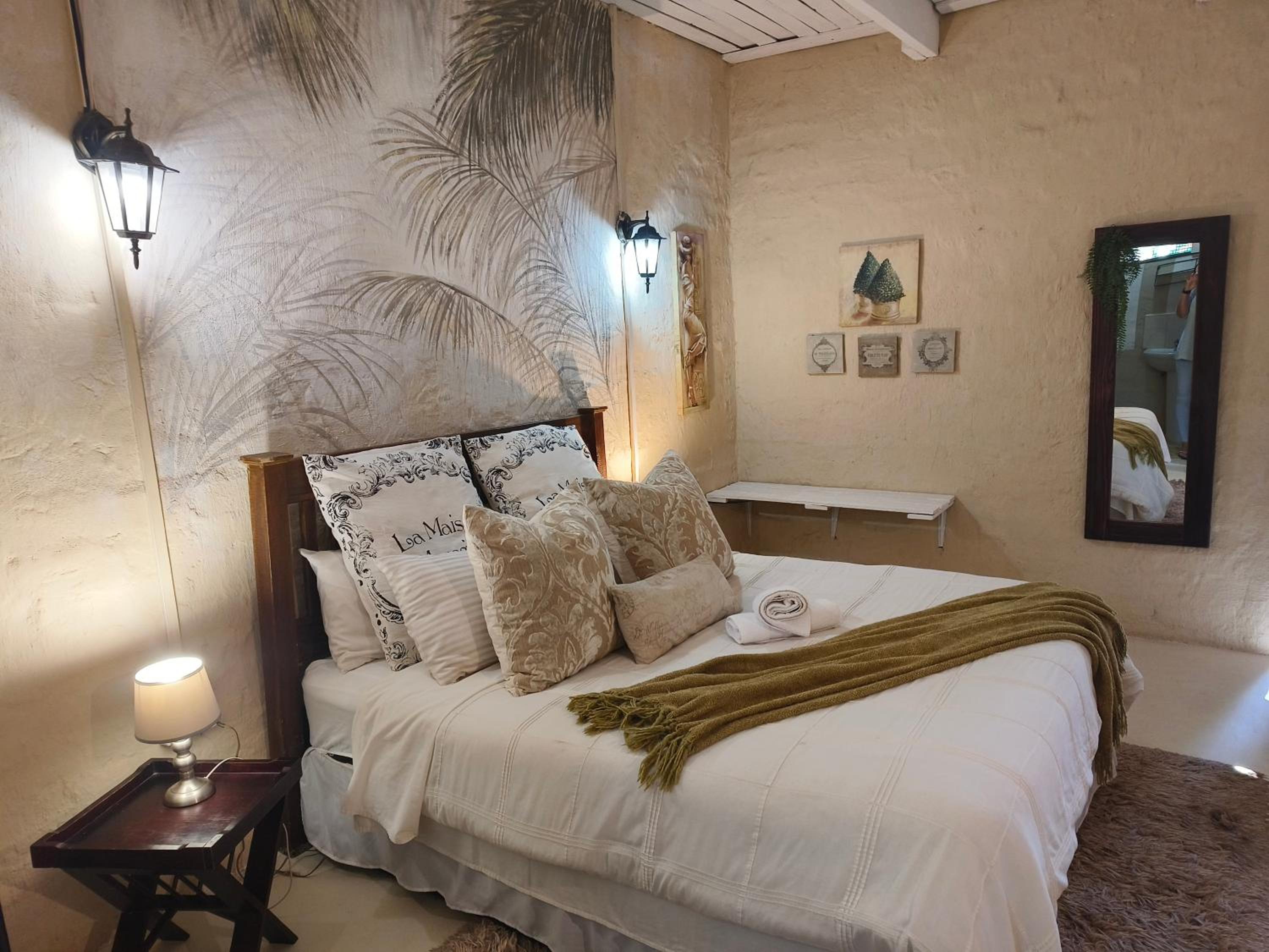 Budget Double Room - Photo 10