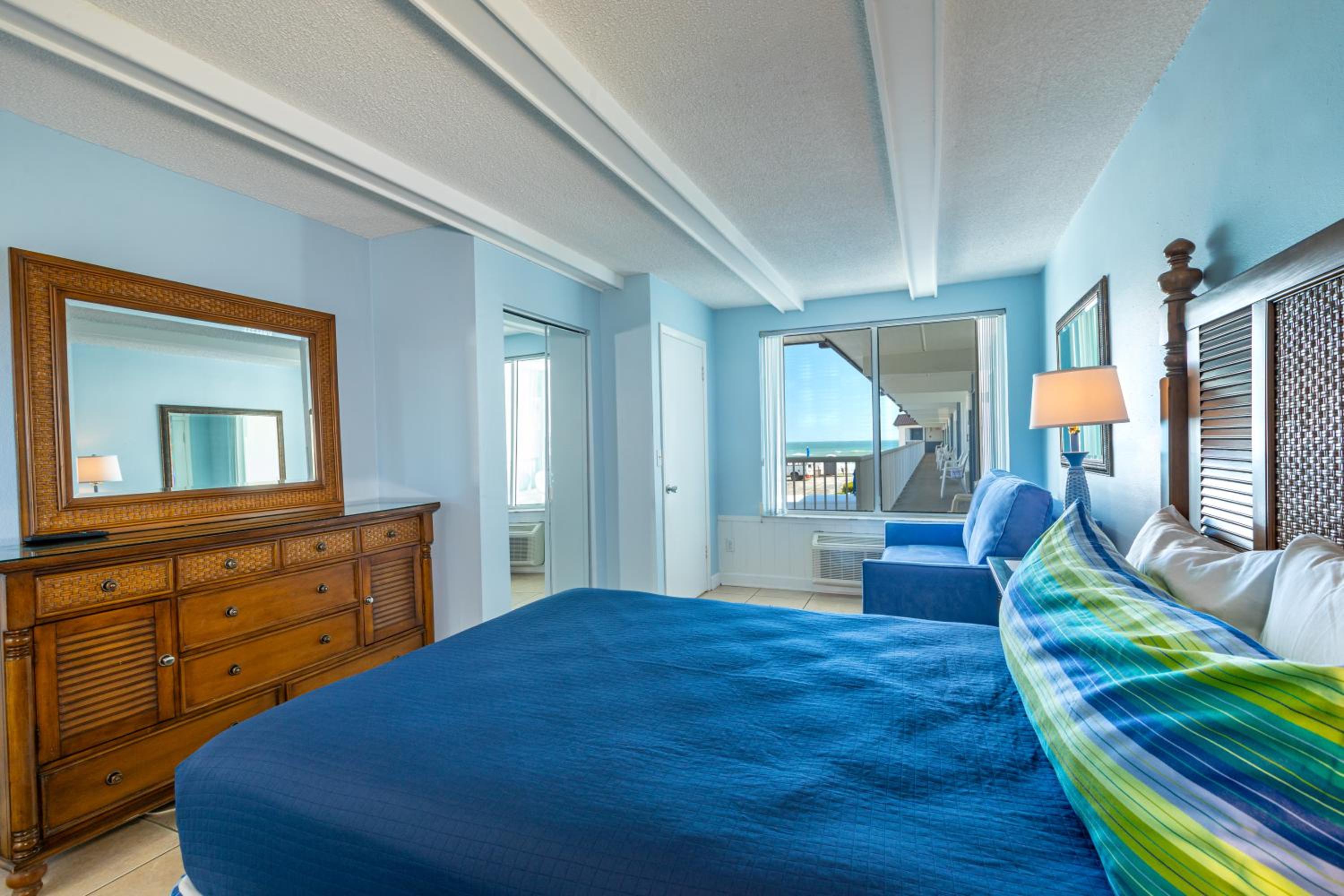 One-Bedroom Suite photo 3