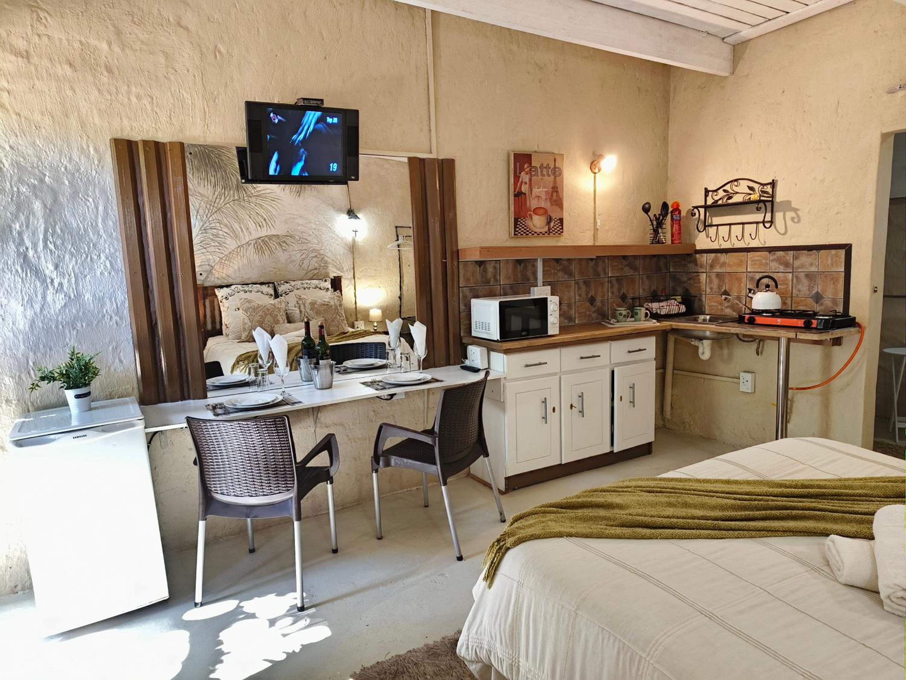 Budget Double Room - Photo 2