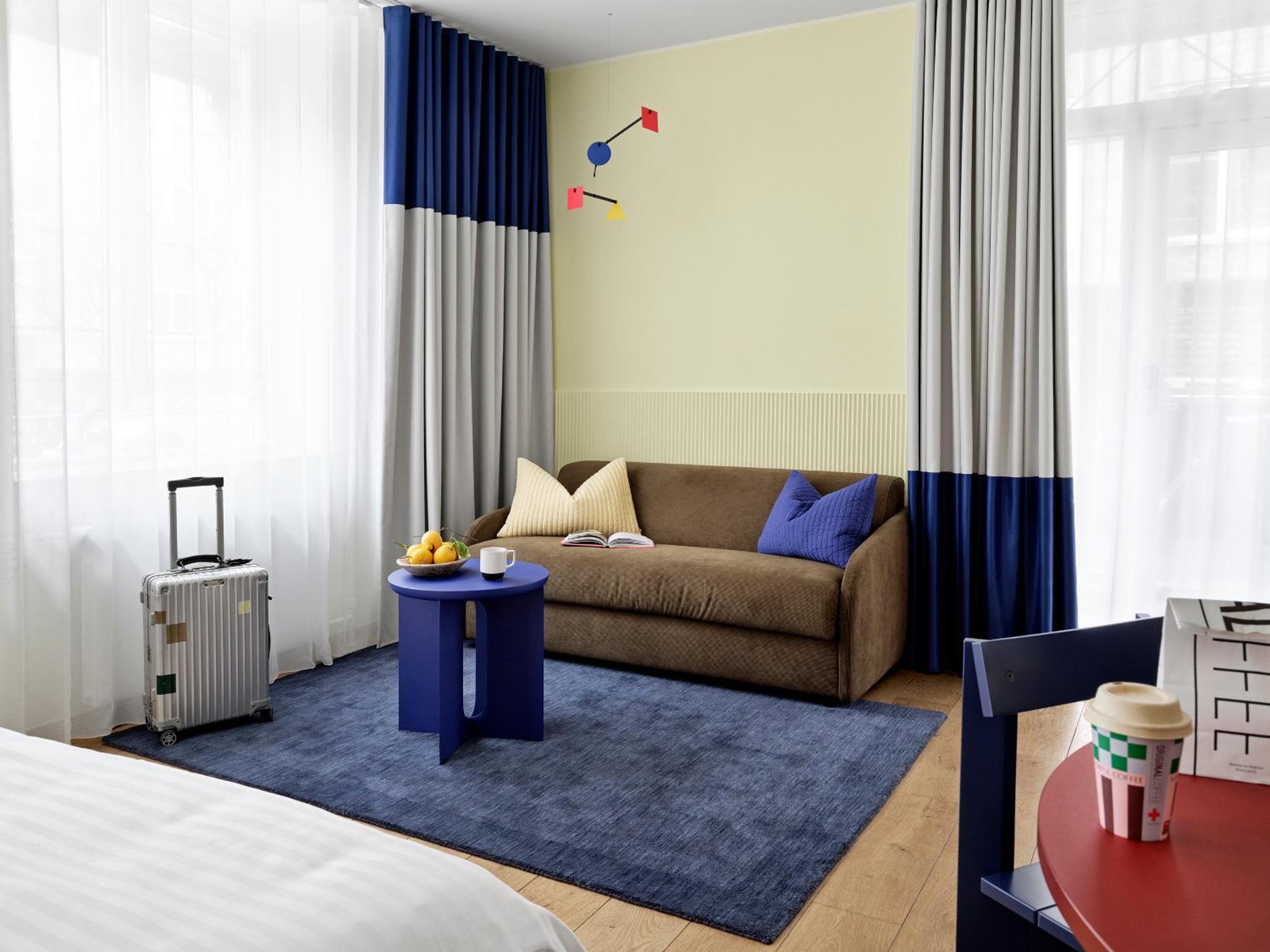 King Studio with Sofa Bed photo 3