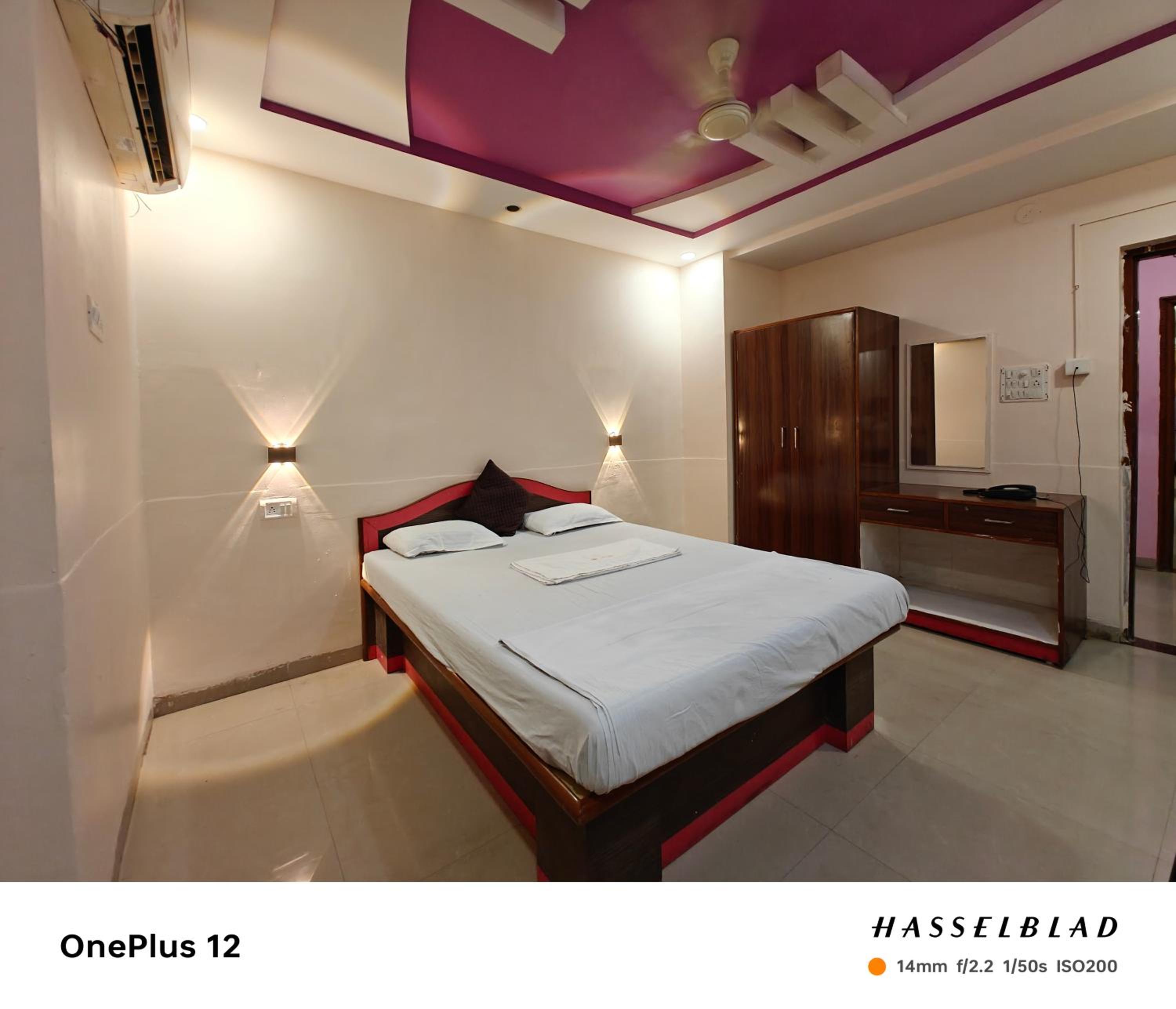 Deluxe Double Room photo 3