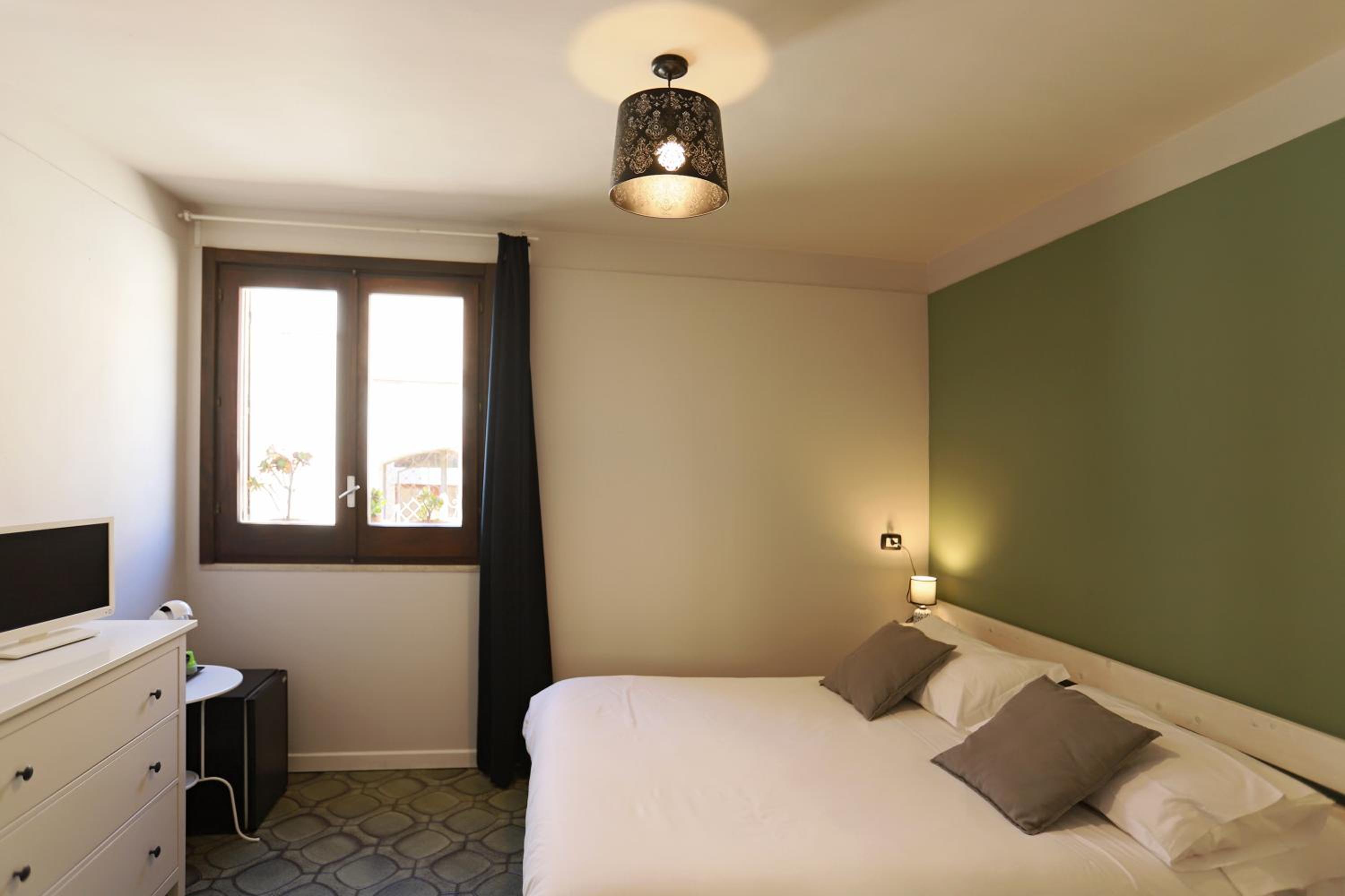 Double Room - Photo 1