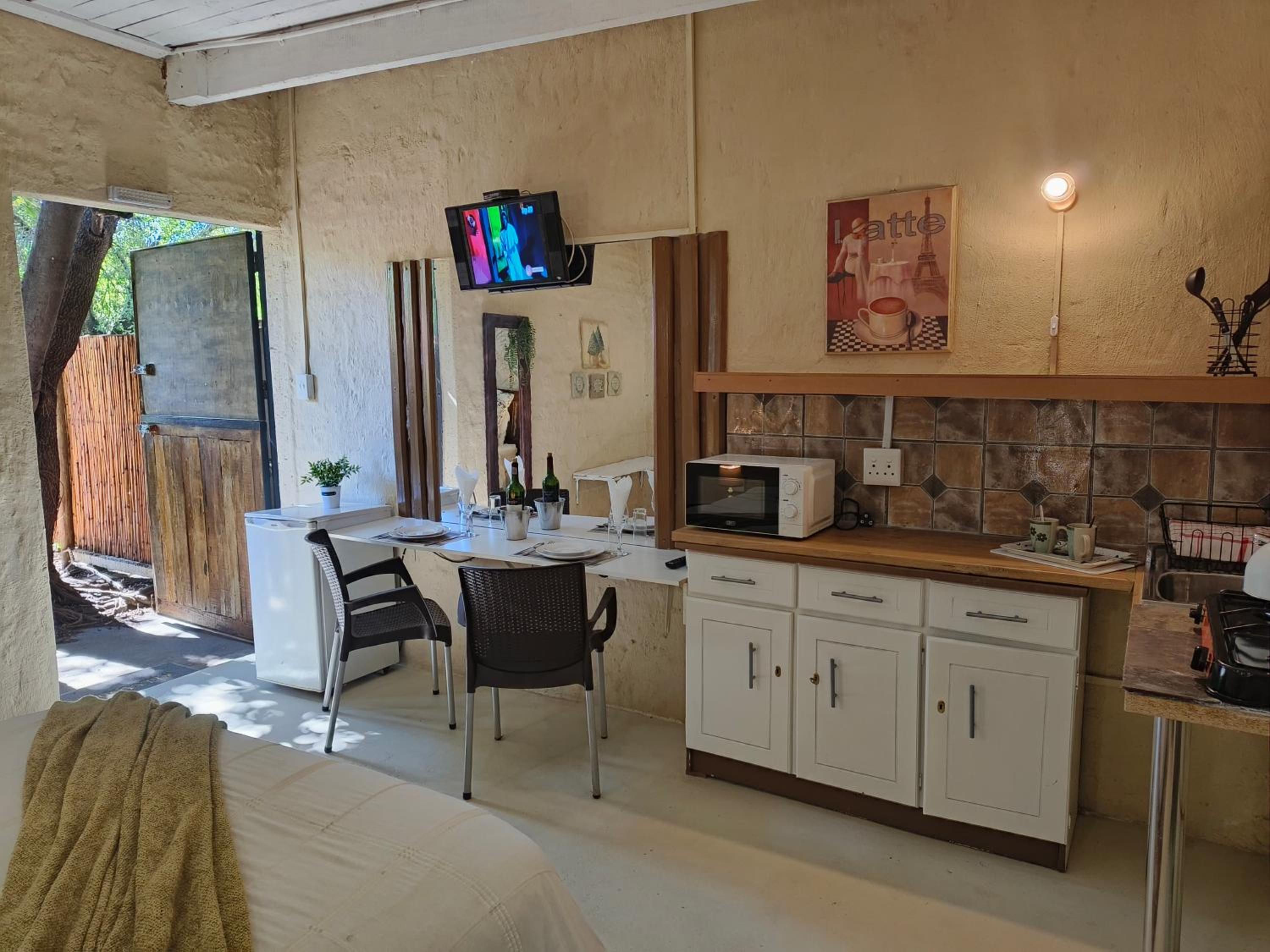 Budget Double Room - Photo 4