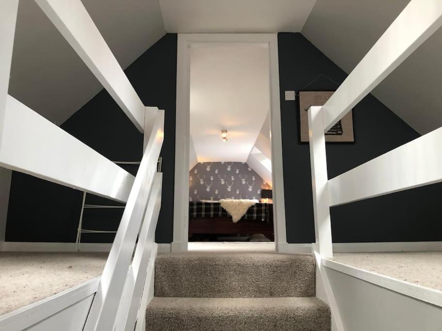 Three-Bedroom House photo 3