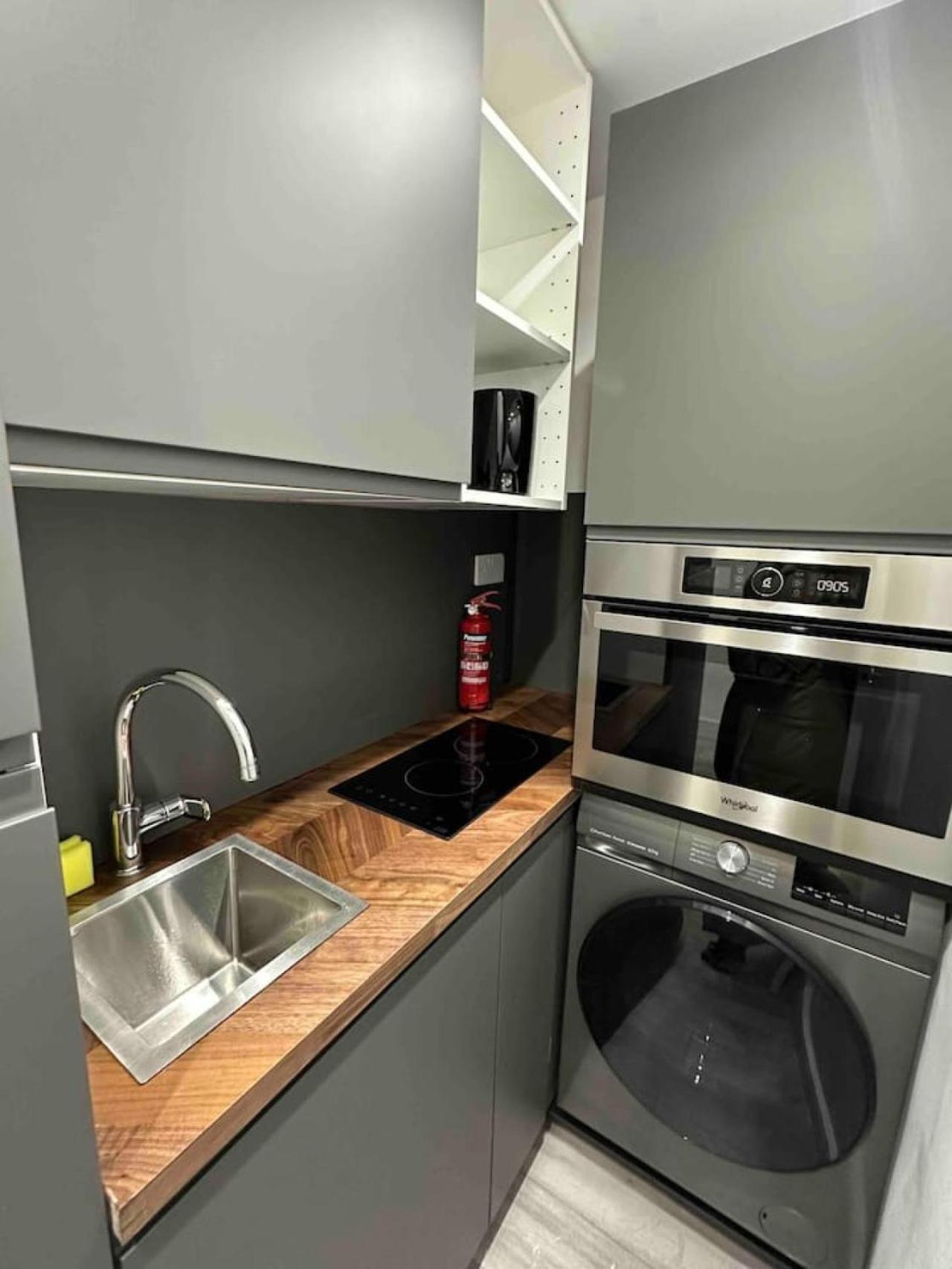 Double Room with Private Bathroom photo 2