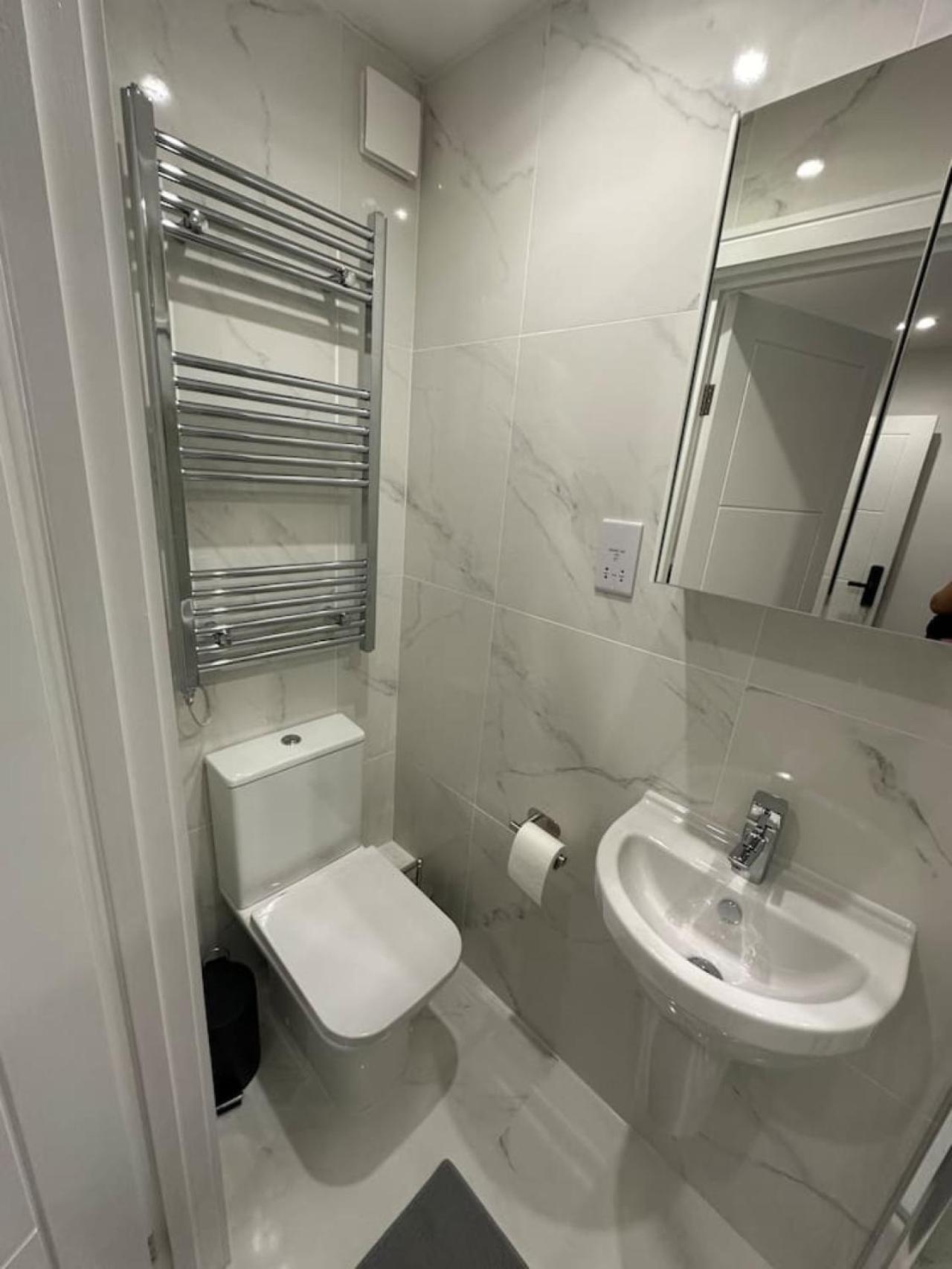 Double Room with Private Bathroom photo 3