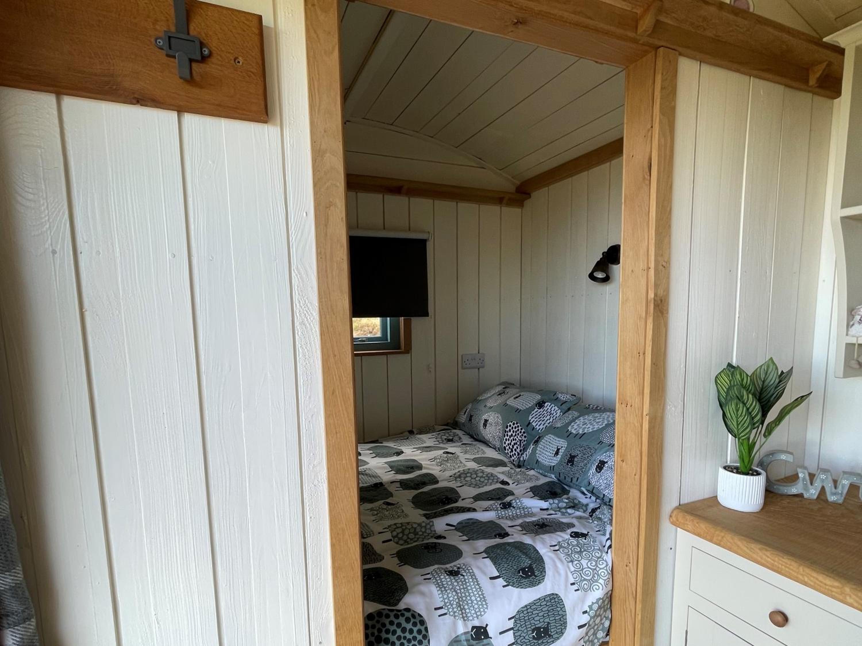 One-Bedroom House photo 1