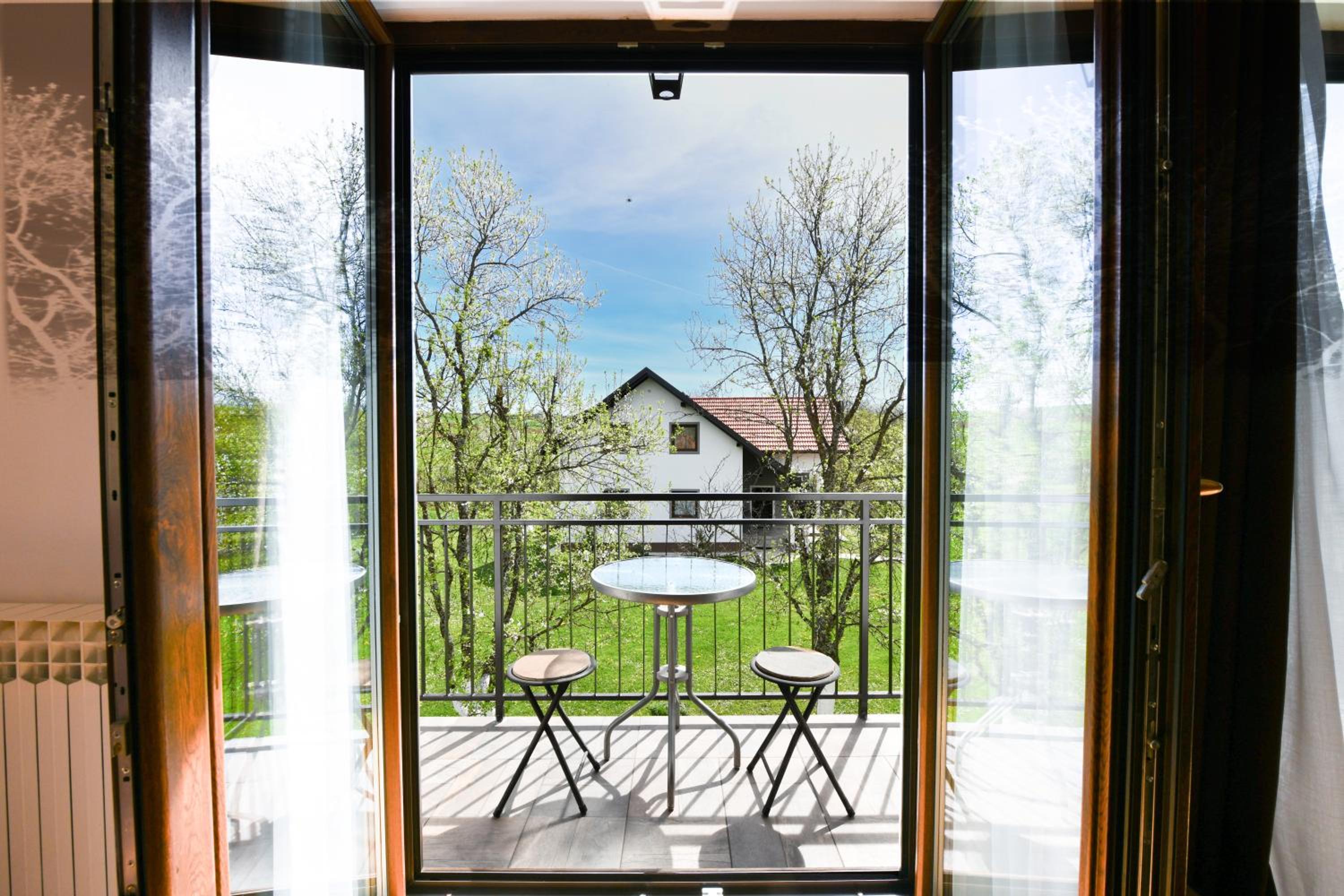 Studio with Balcony photo 2