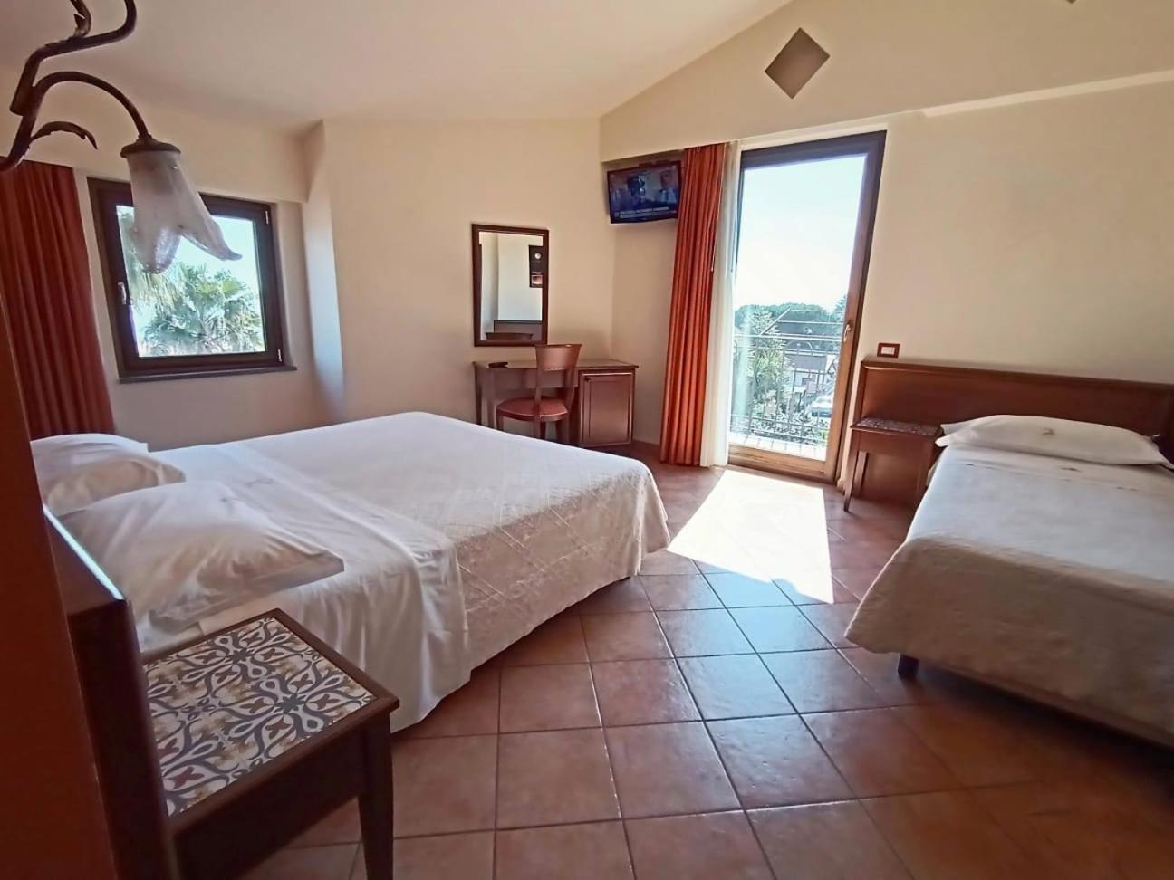 Triple Room photo 3