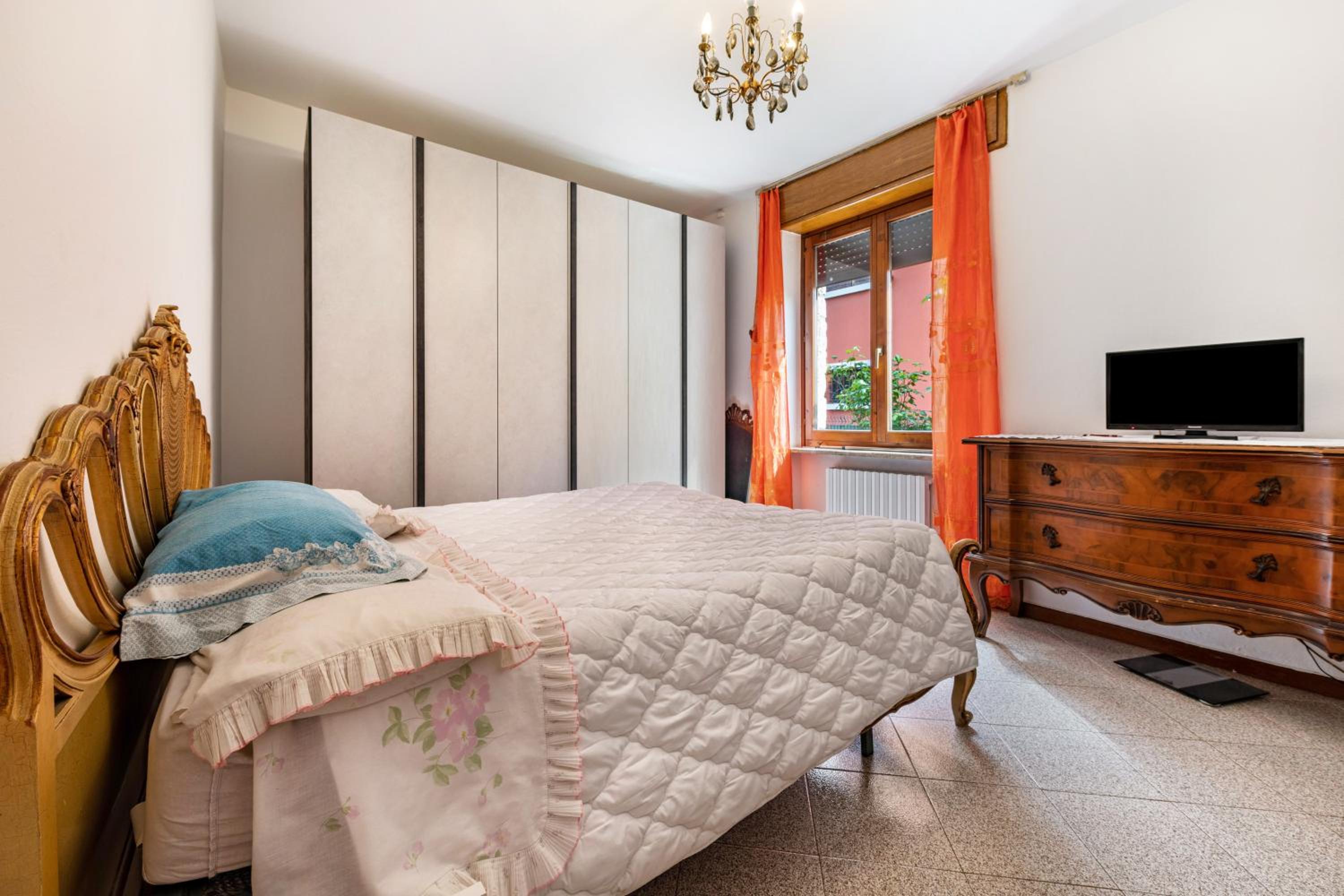 Two-Bedroom Deluxe Apartment with Garden View