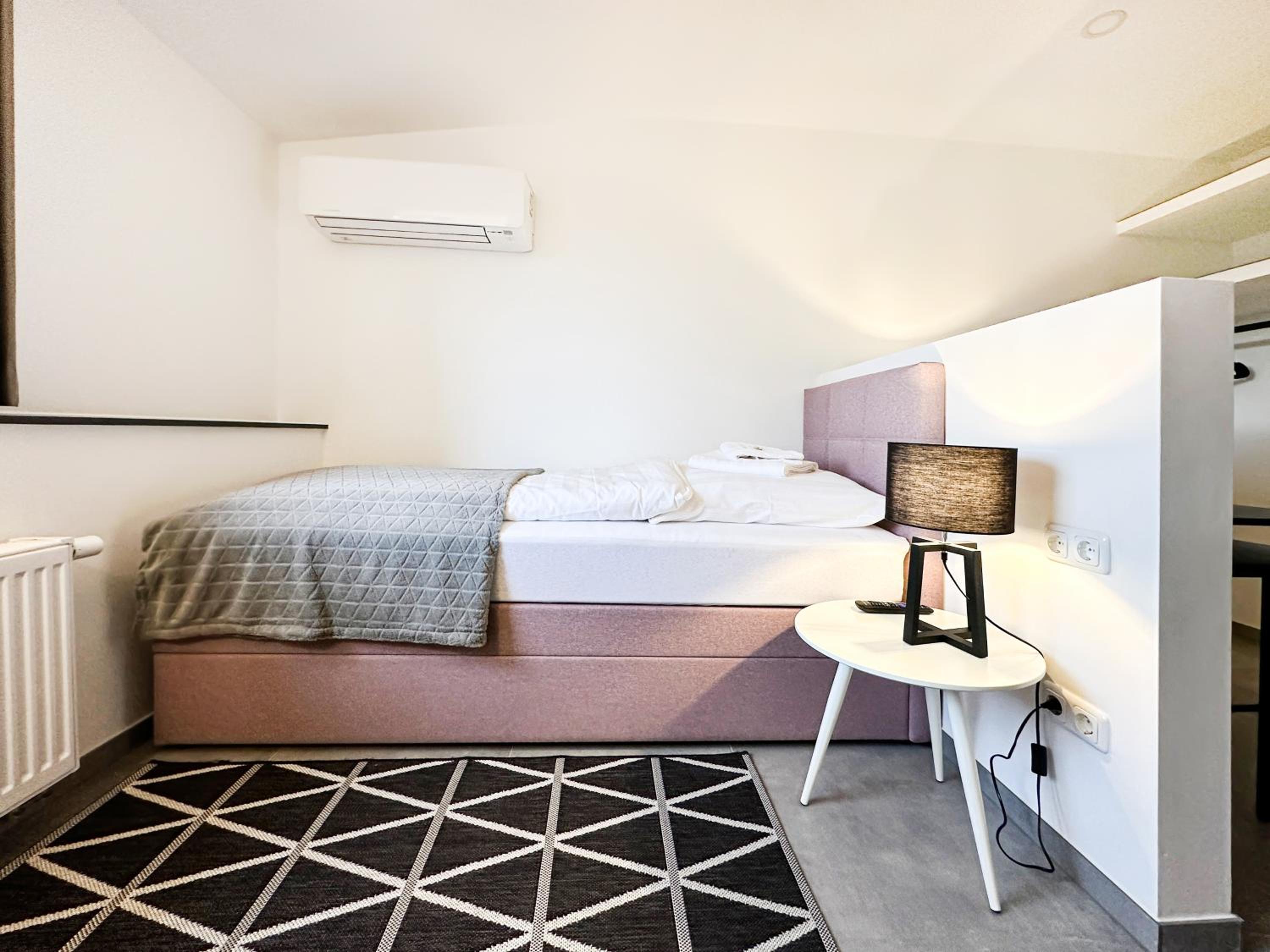 Single Room with Private Bathroom photo 1