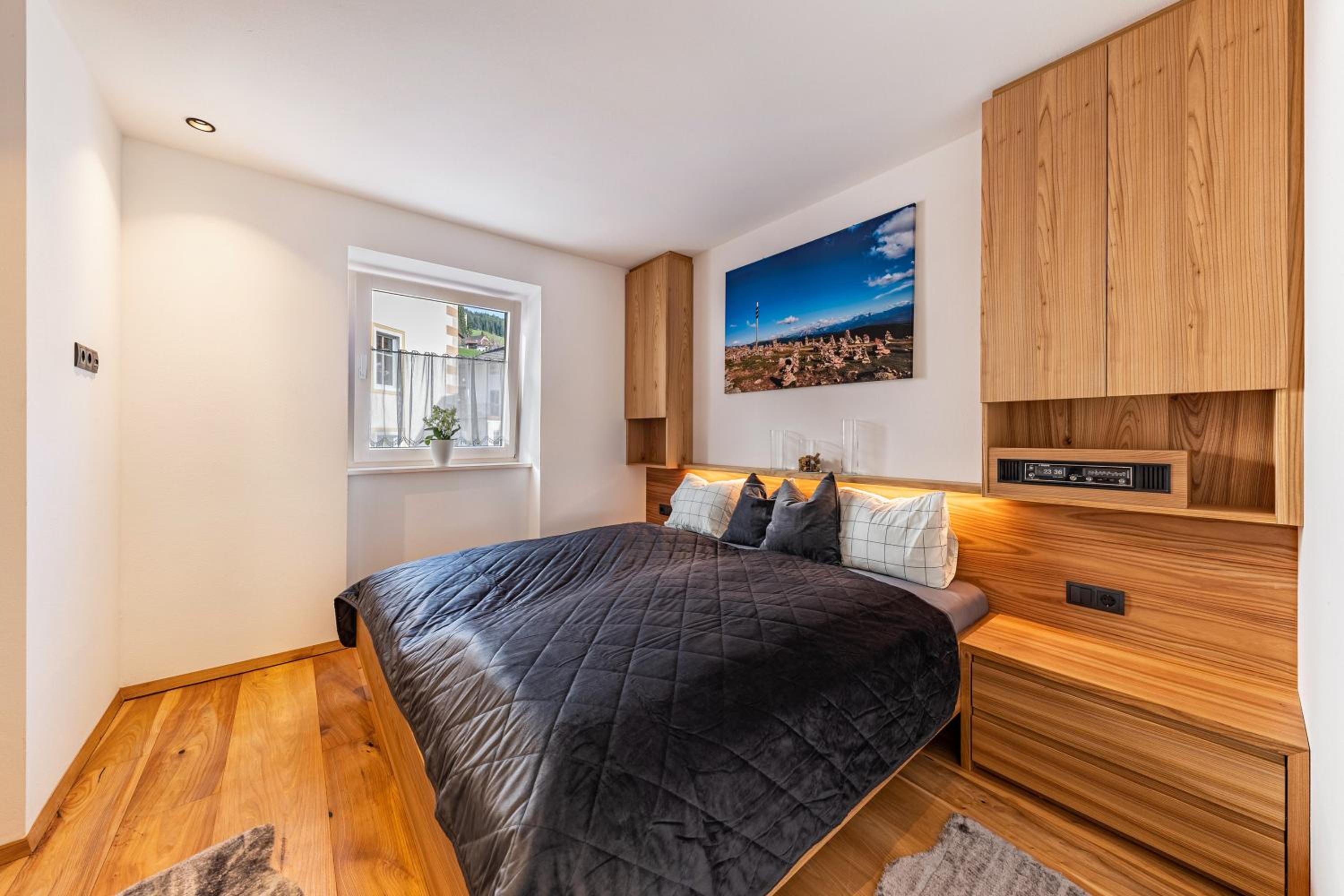 Two-Bedroom Deluxe Apartment with Balcony photo 2