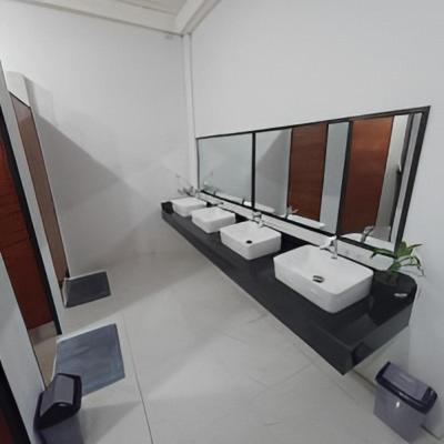 Budget Twin Room - Photo 4