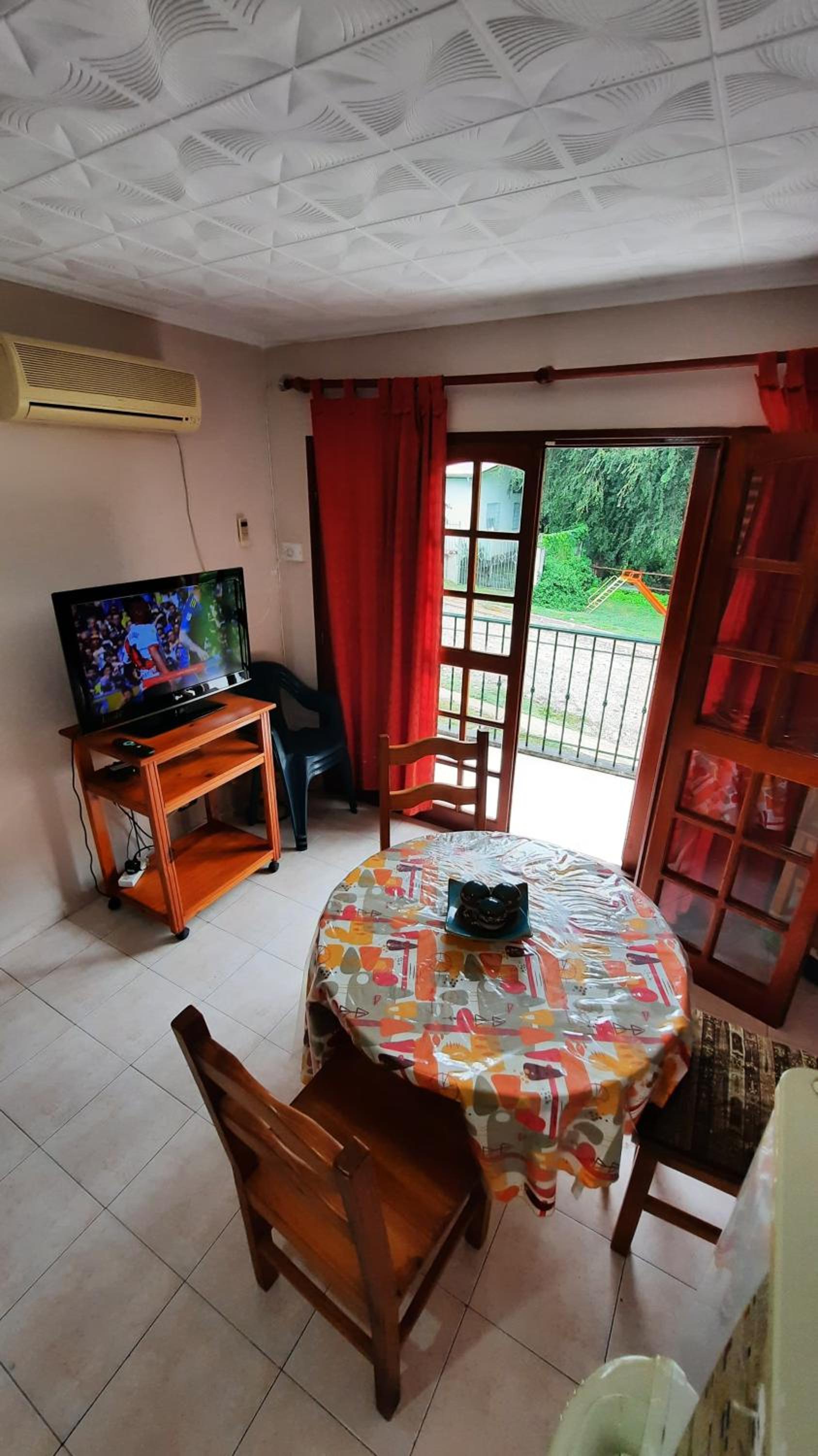 One-Bedroom Apartment photo 2