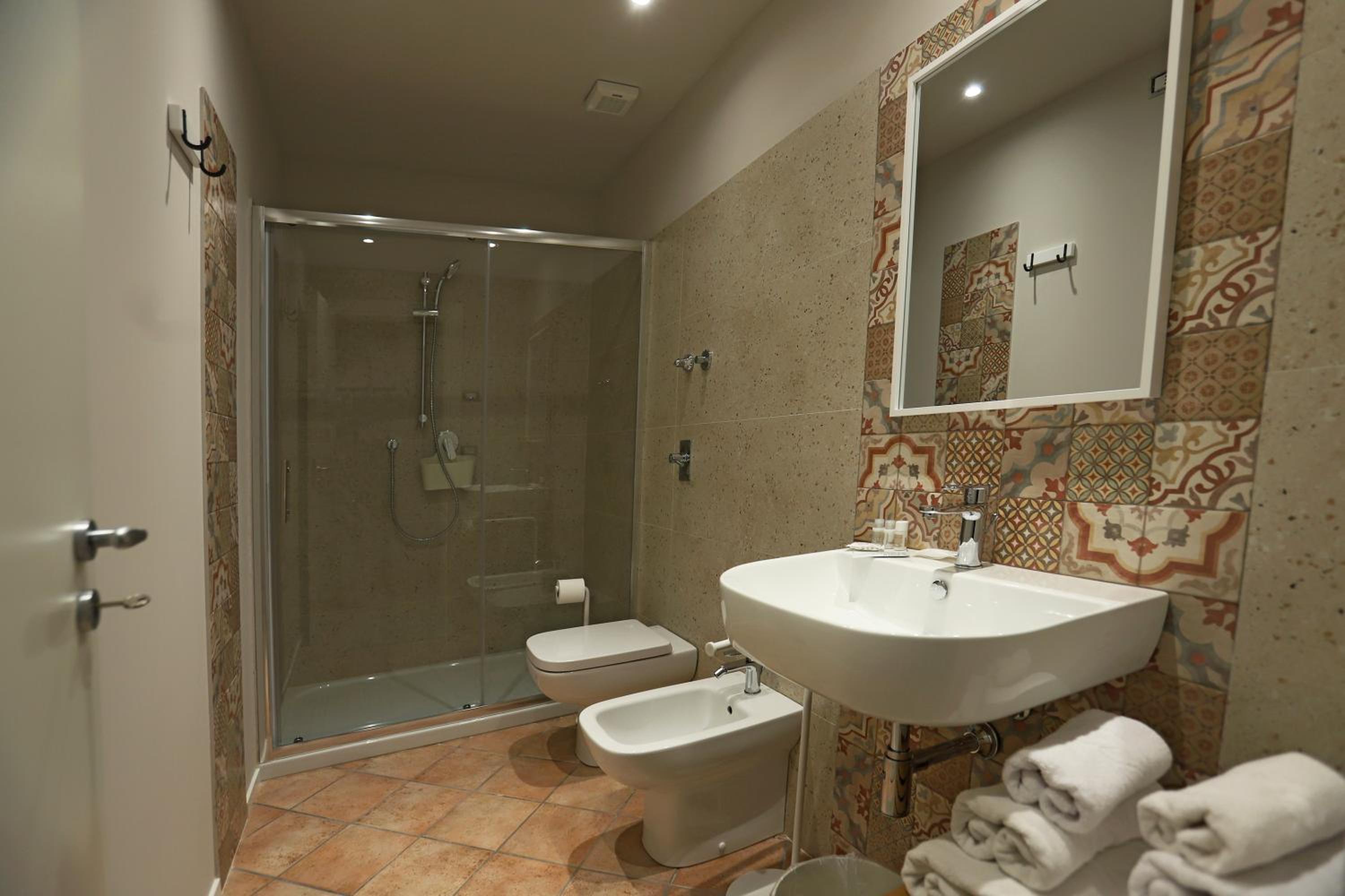 Superior Double Room - Photo 4
