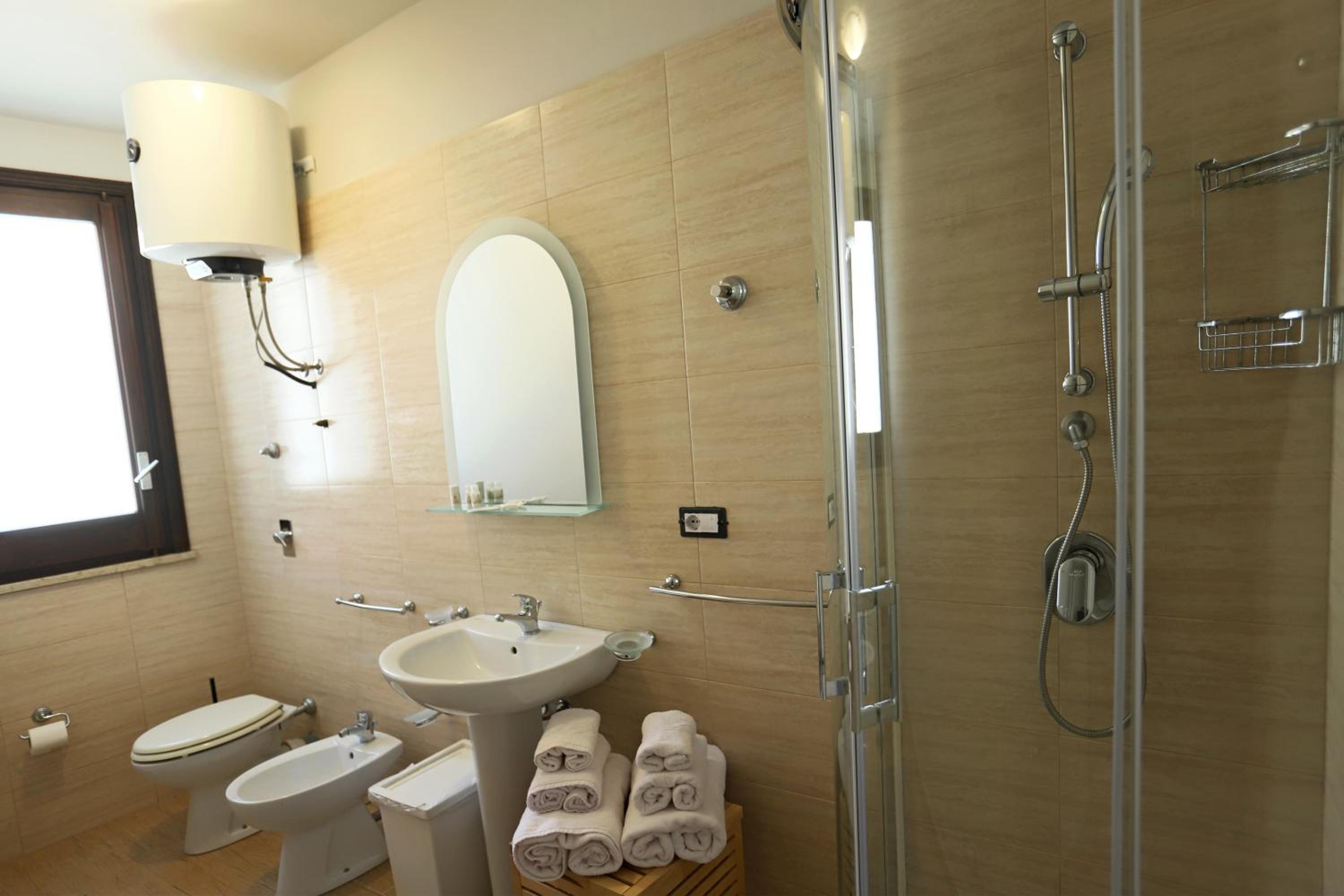 Double Room - Photo 3