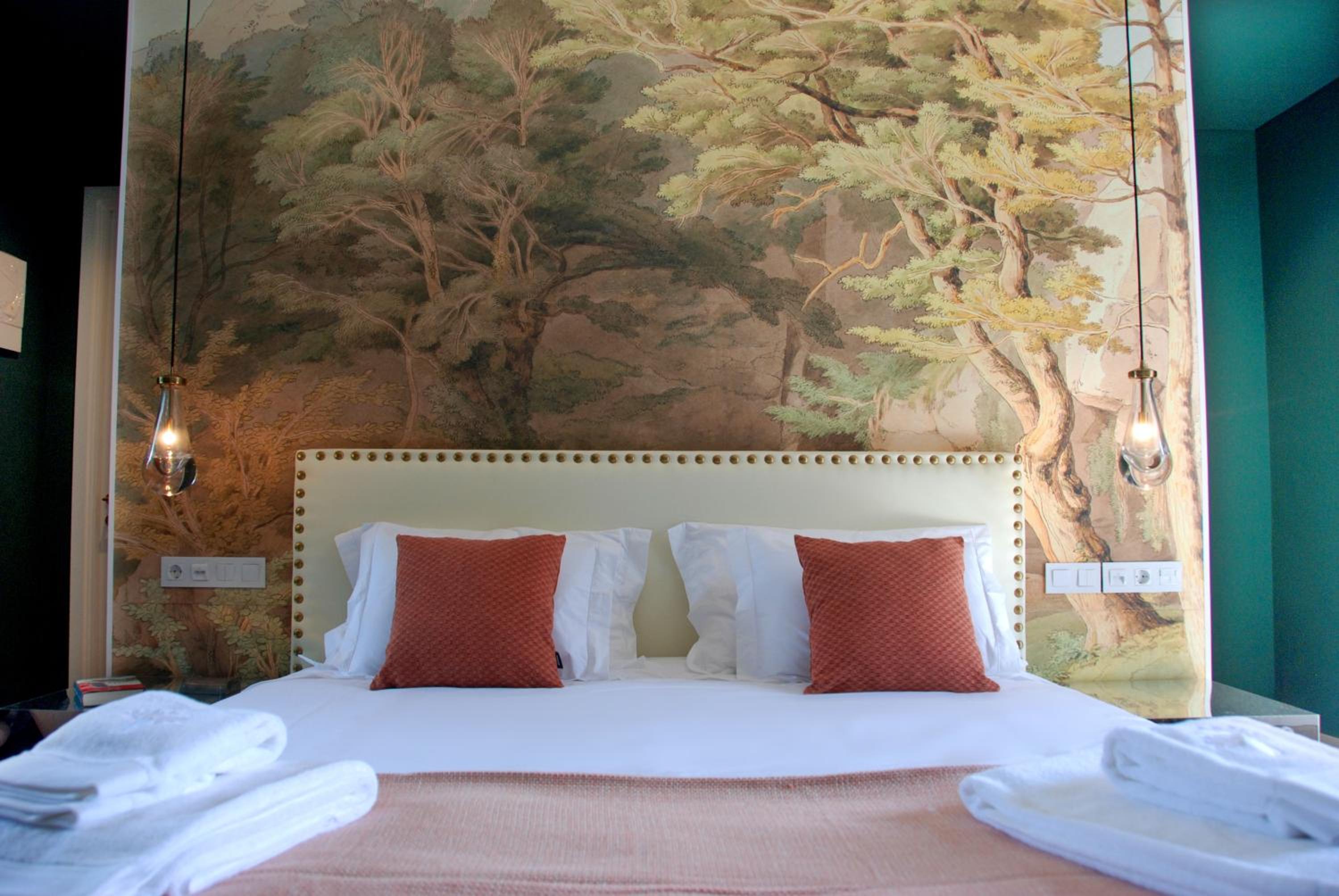 Deluxe Room - Photo 14