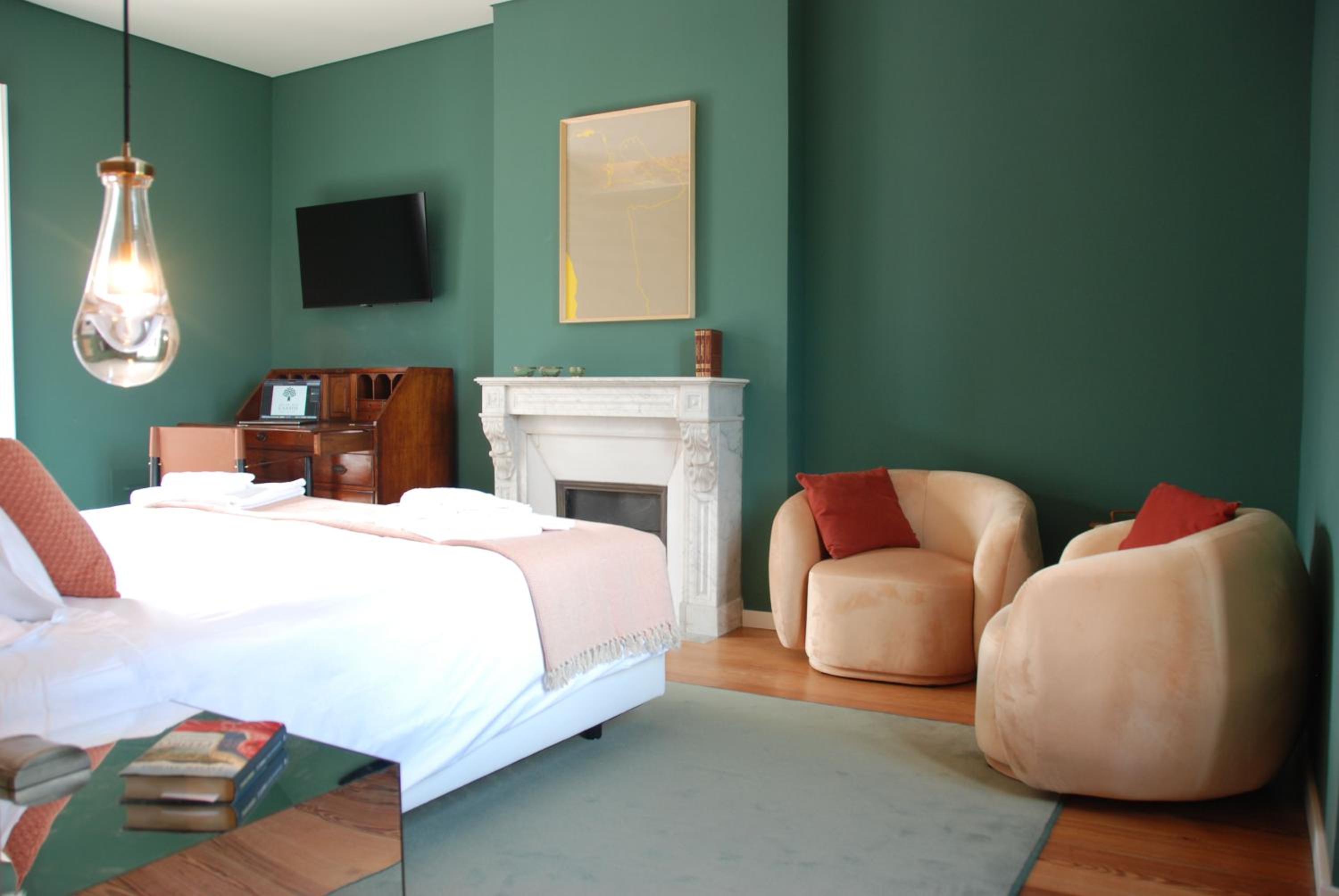 Deluxe Room - Photo 15