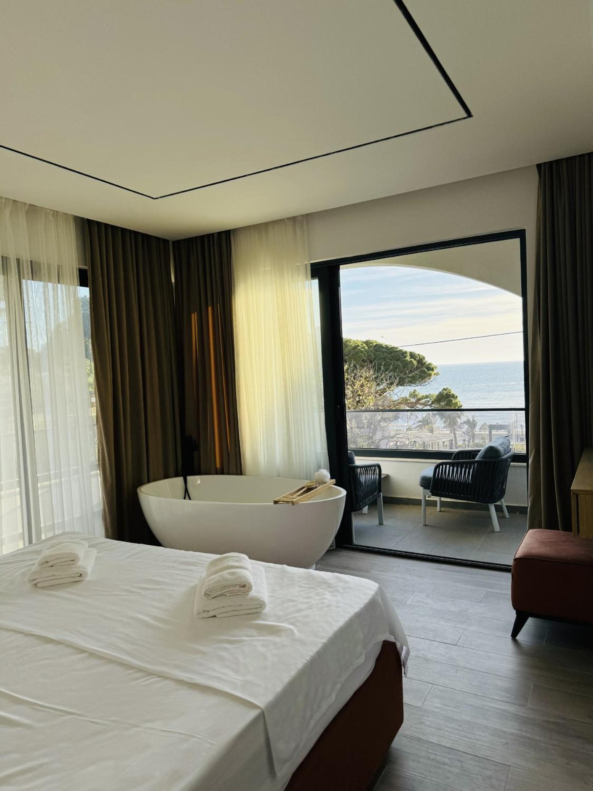 Deluxe Suite with Sea View photo 1