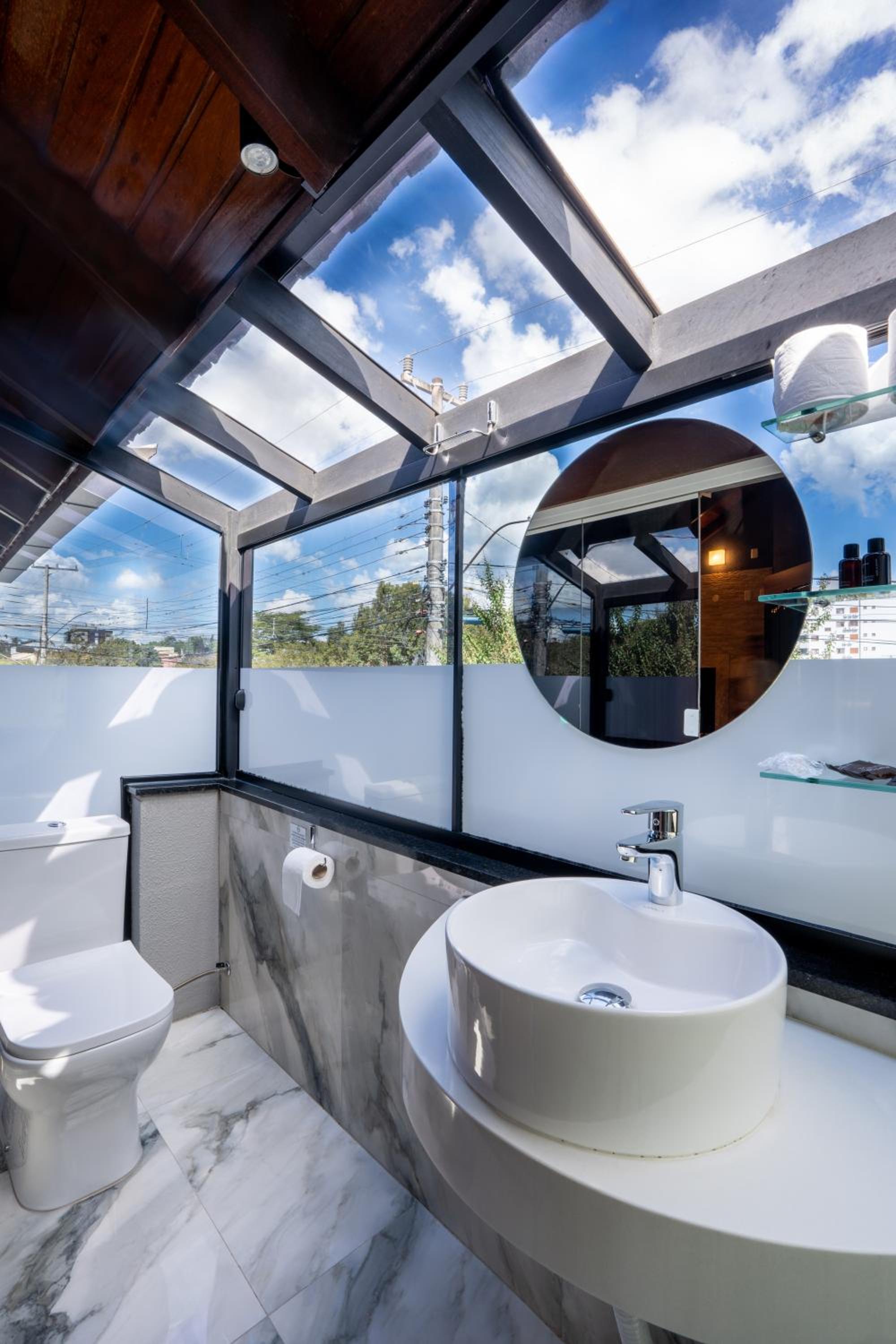Deluxe Double Room with Bath - Photo 10