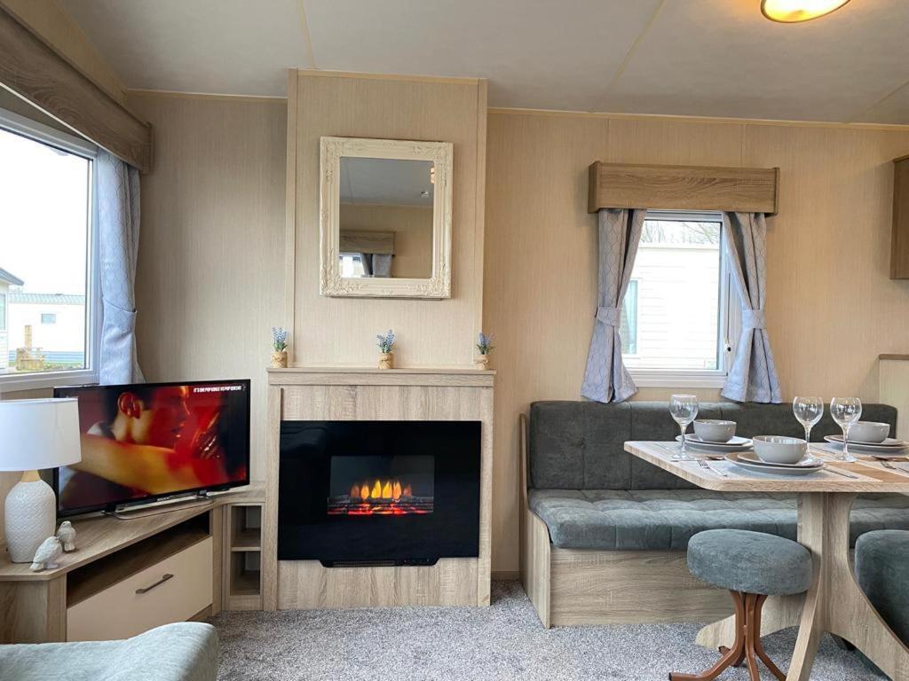Two-Bedroom House photo 2