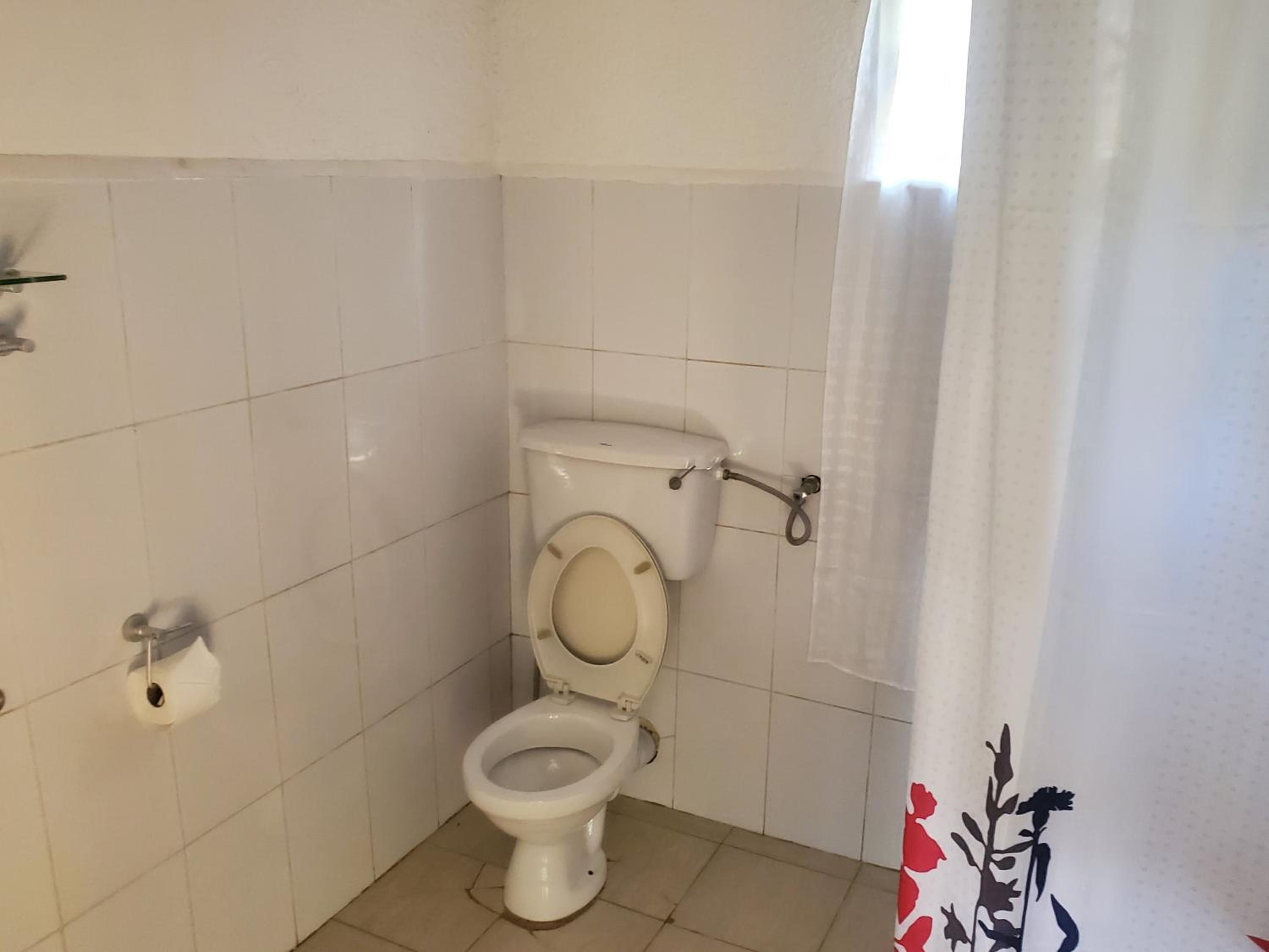 Double Room - Photo 12