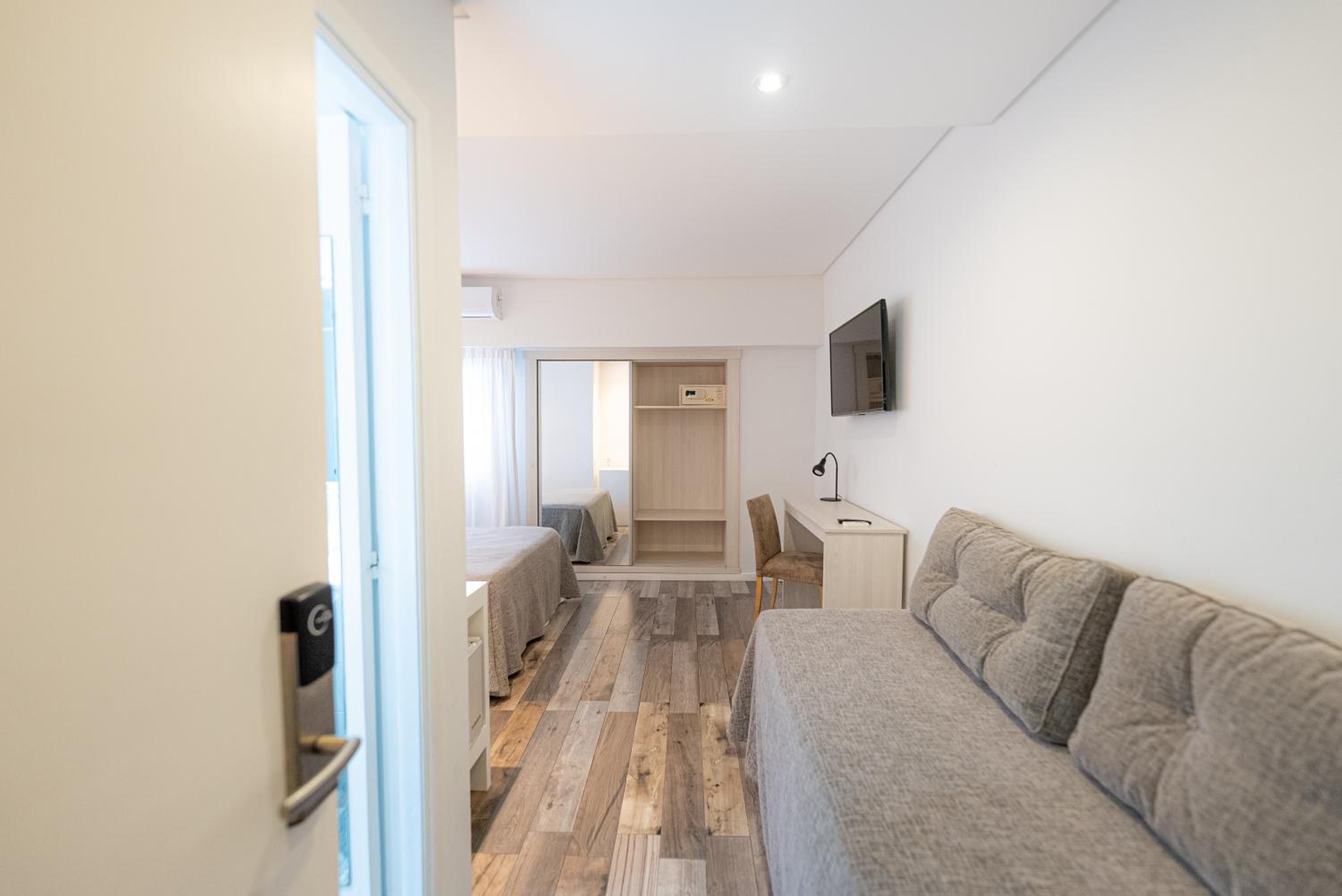 Superior Triple Room photo 2