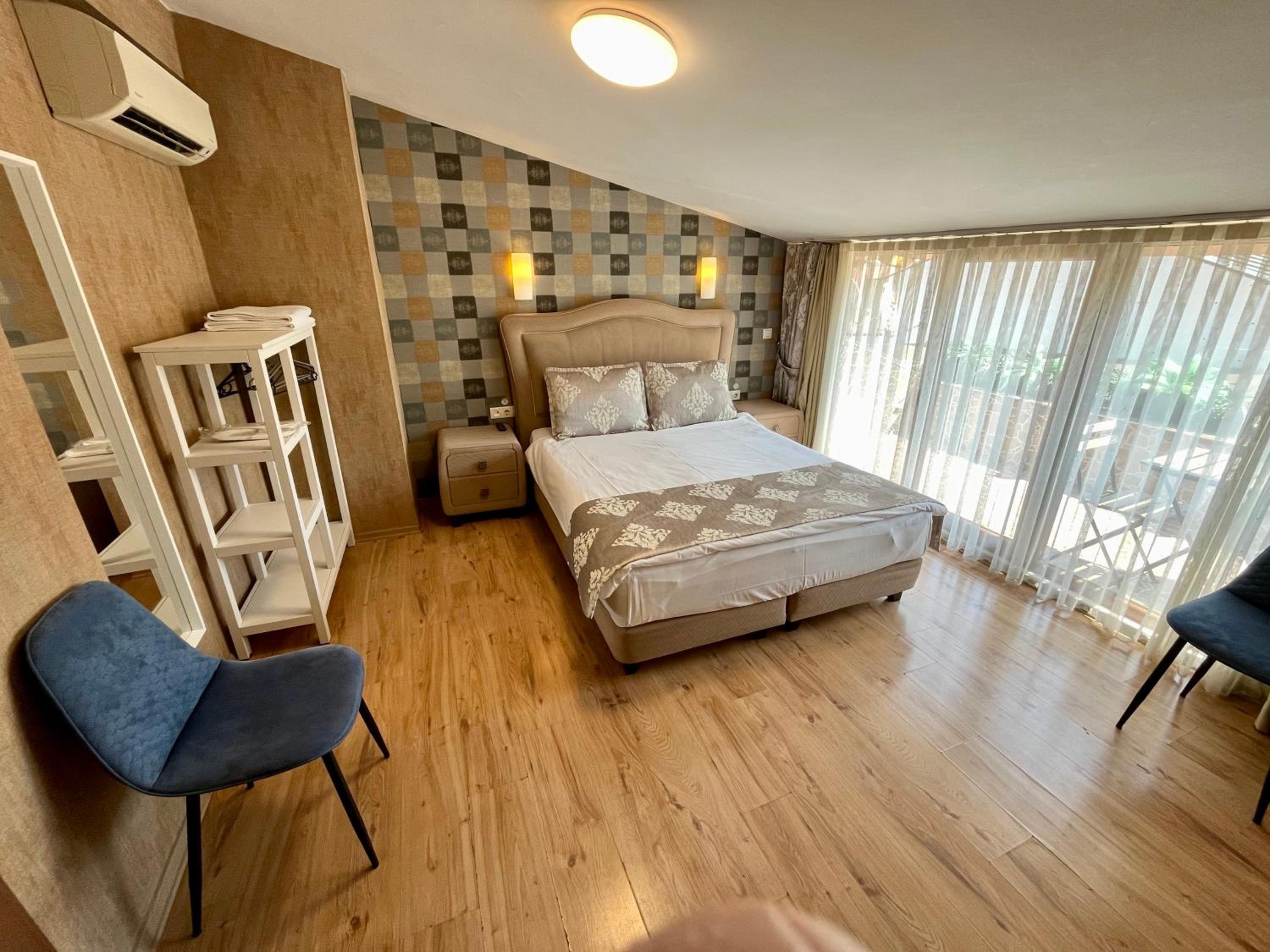Double Room with Balcony photo 2