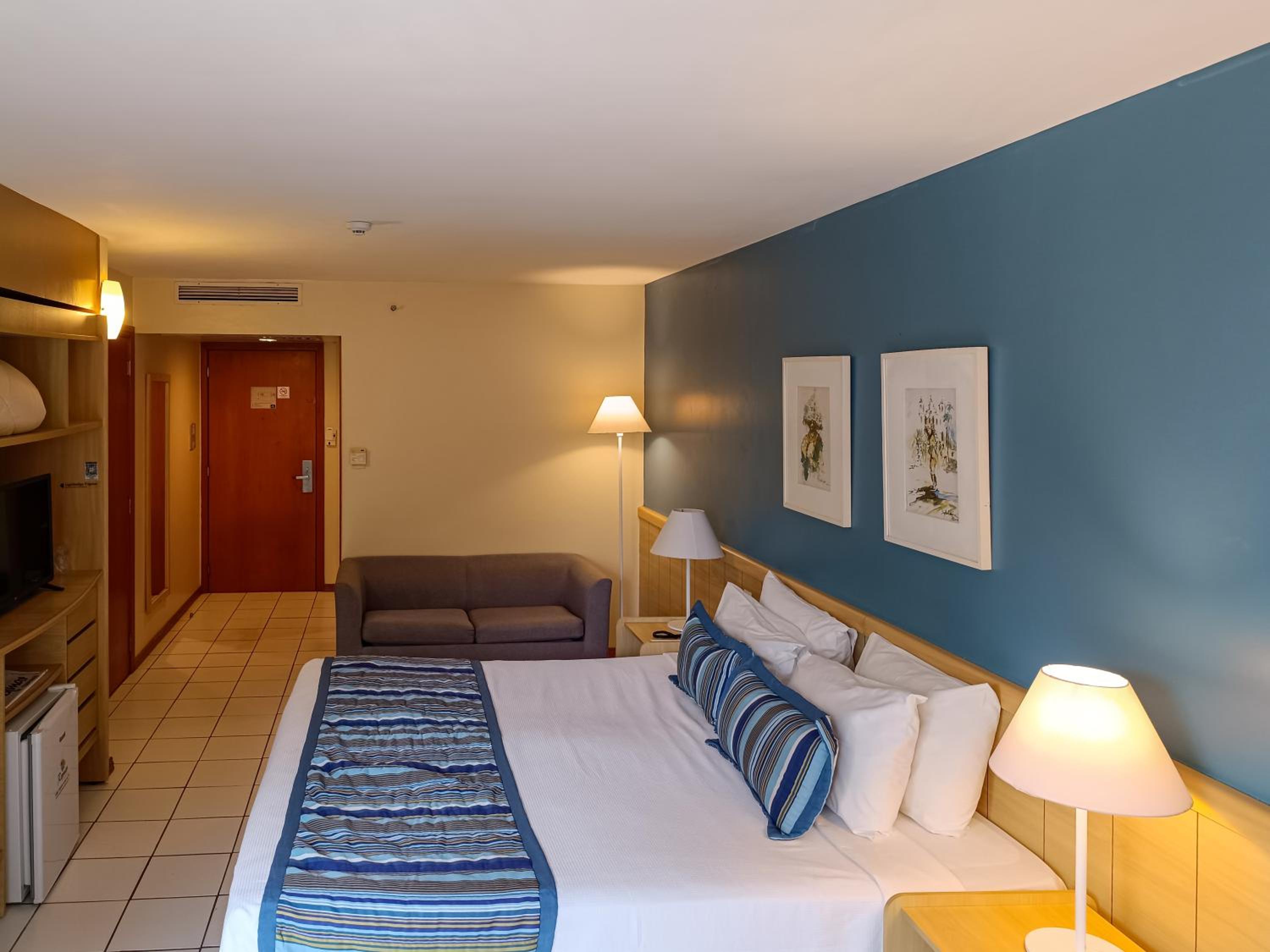 Deluxe Double Room thumbnail 5