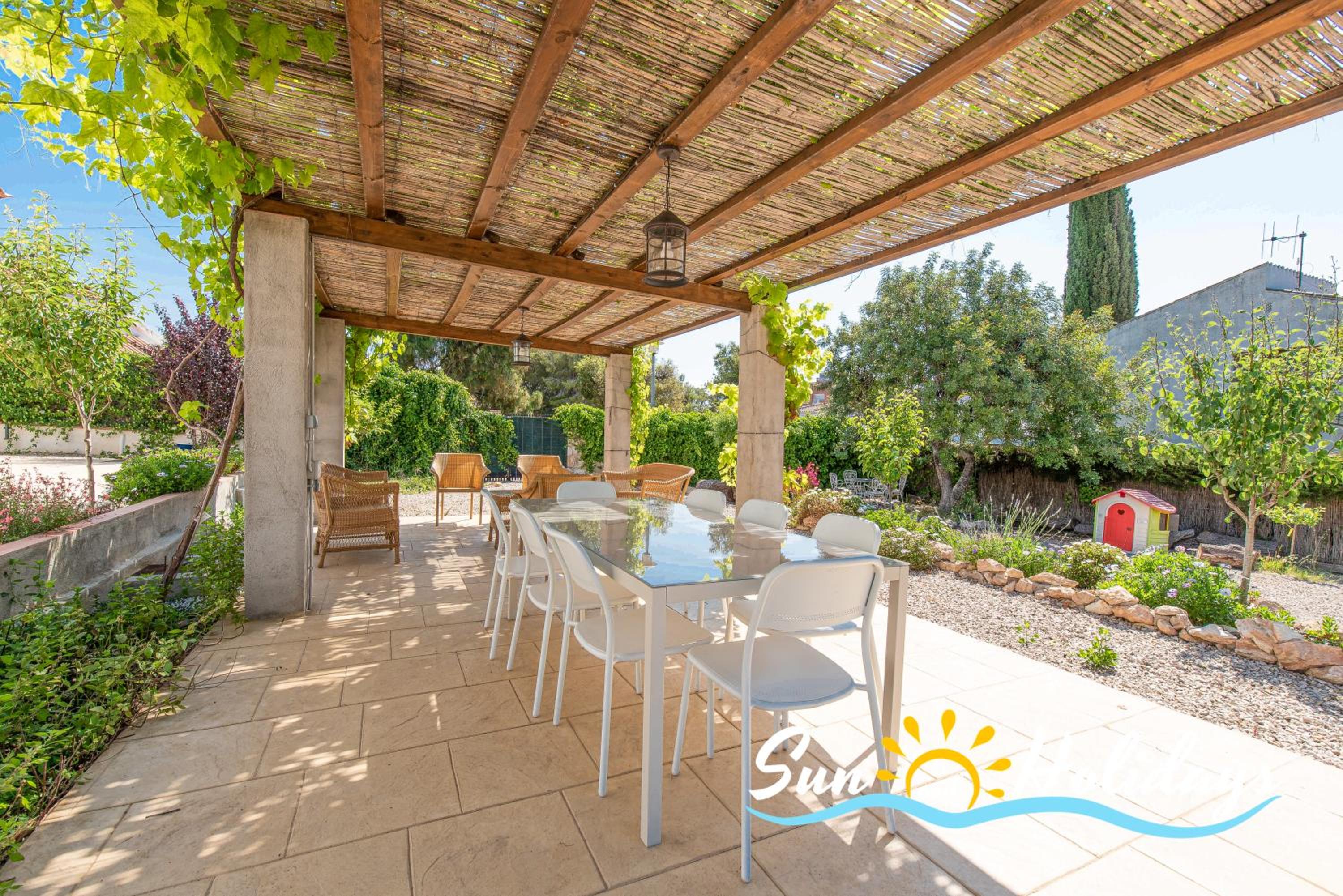 Villa photo 2