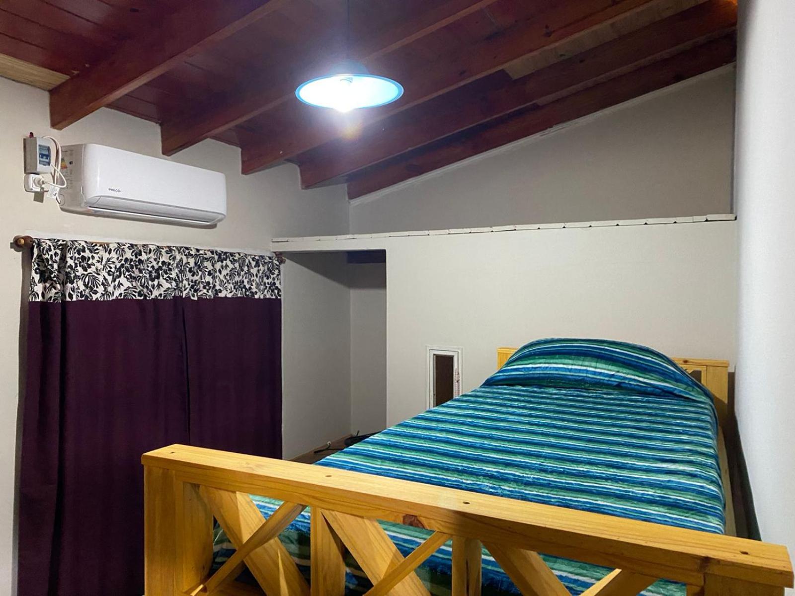 Standard Twin Room with Shared Bathroom photo 1