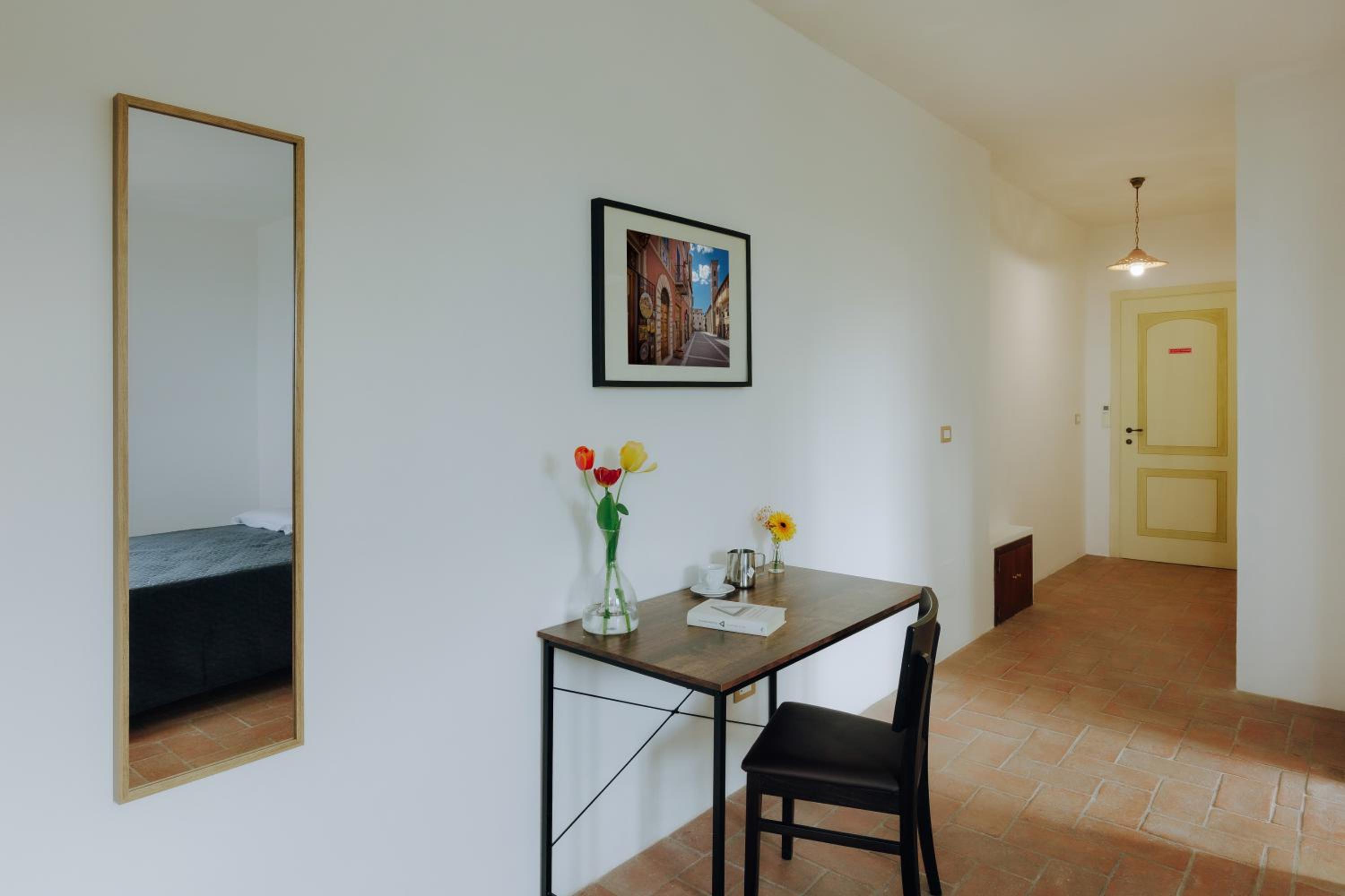Large Double Room photo 3