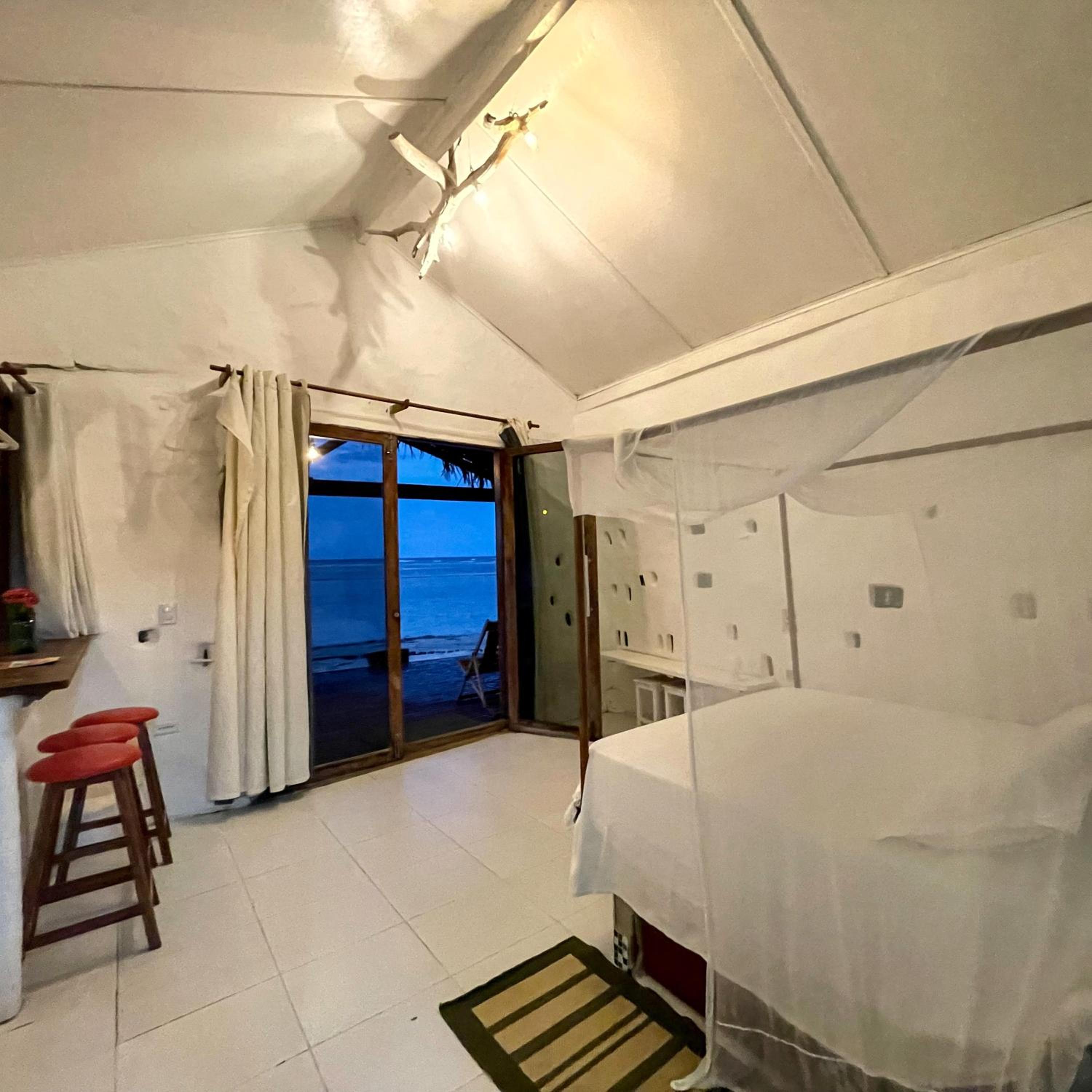 Bungalow - Beach Front - Photo 3