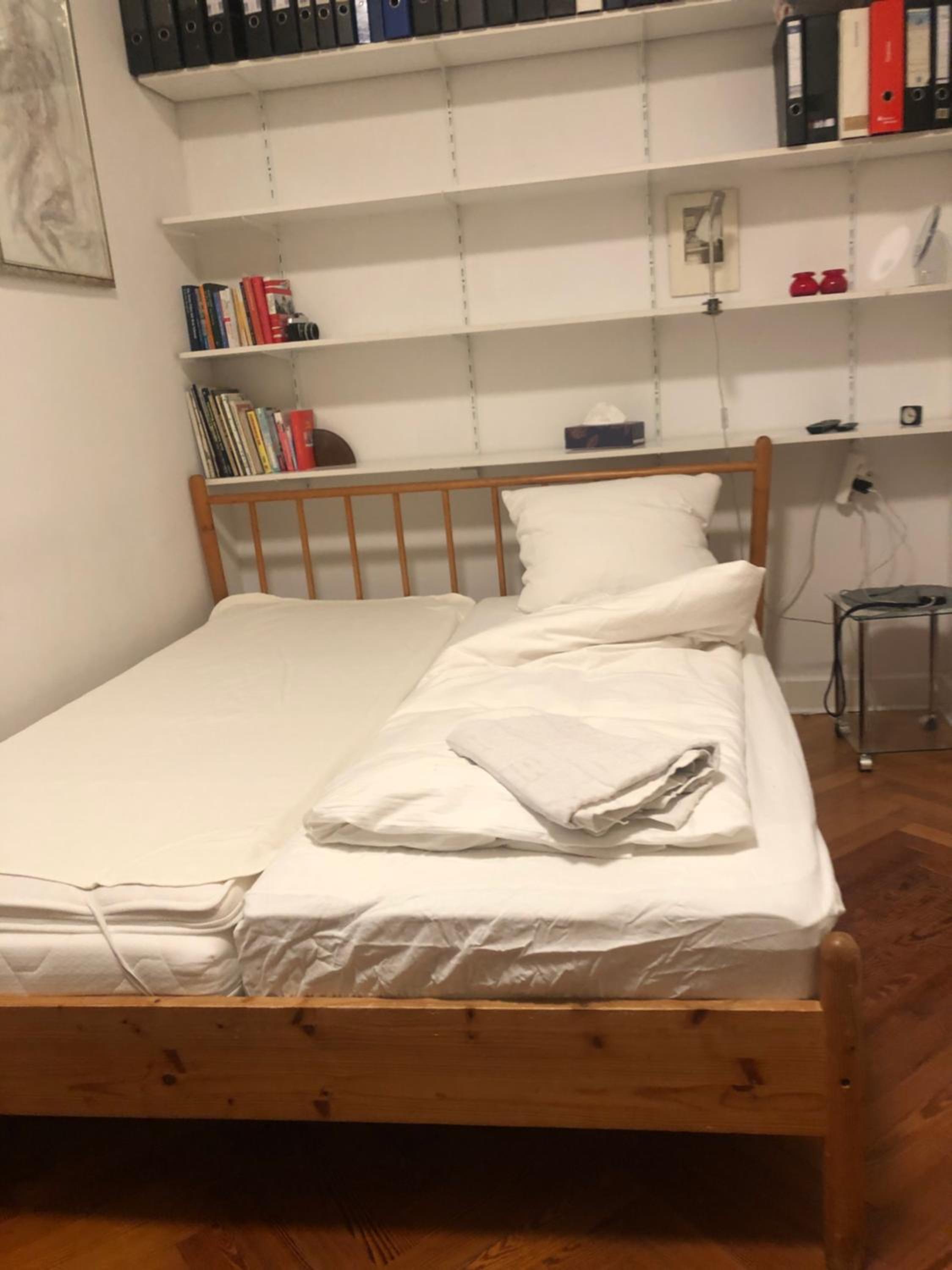 One-Bedroom Apartment photo 1