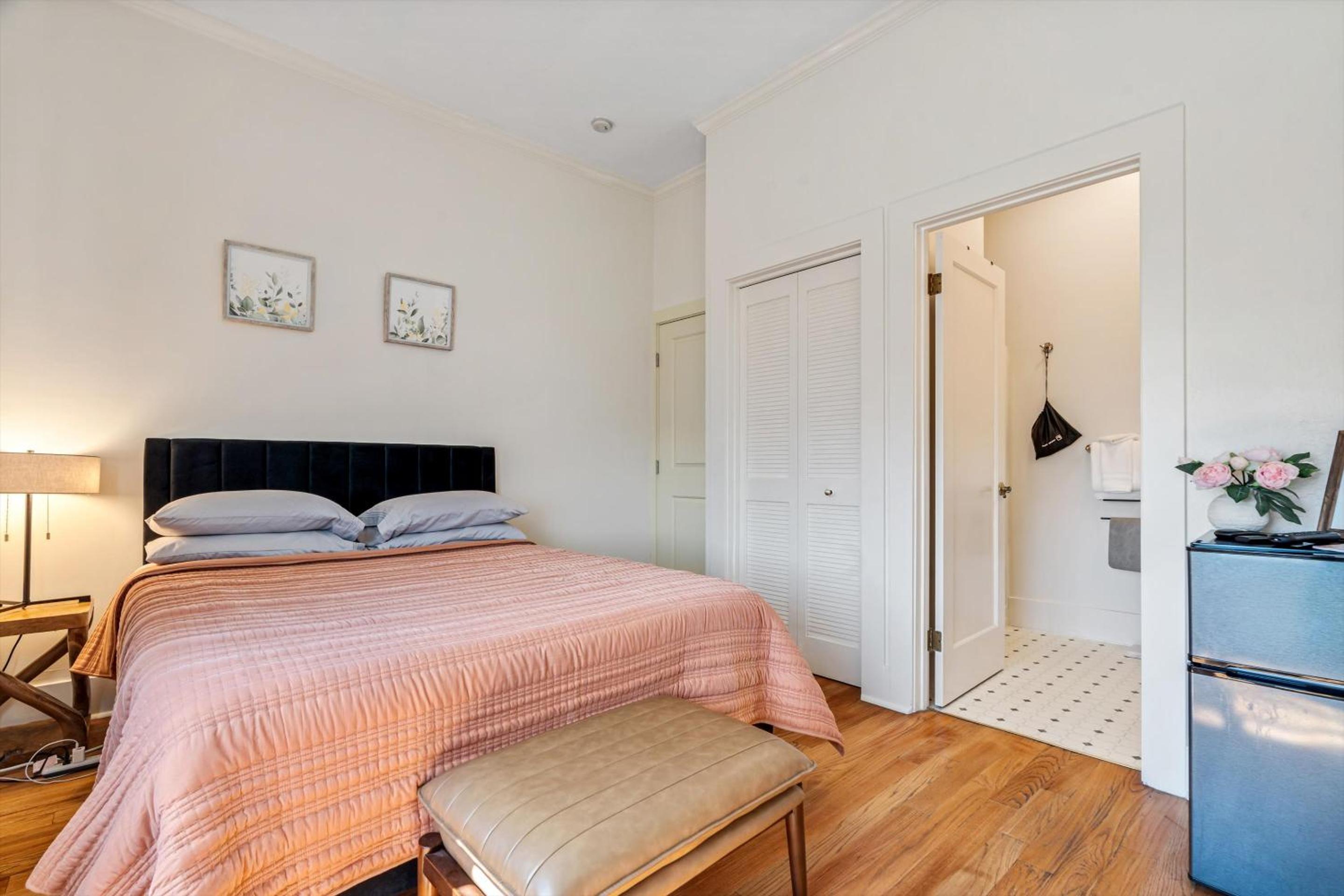 Queen Room - Photo 1