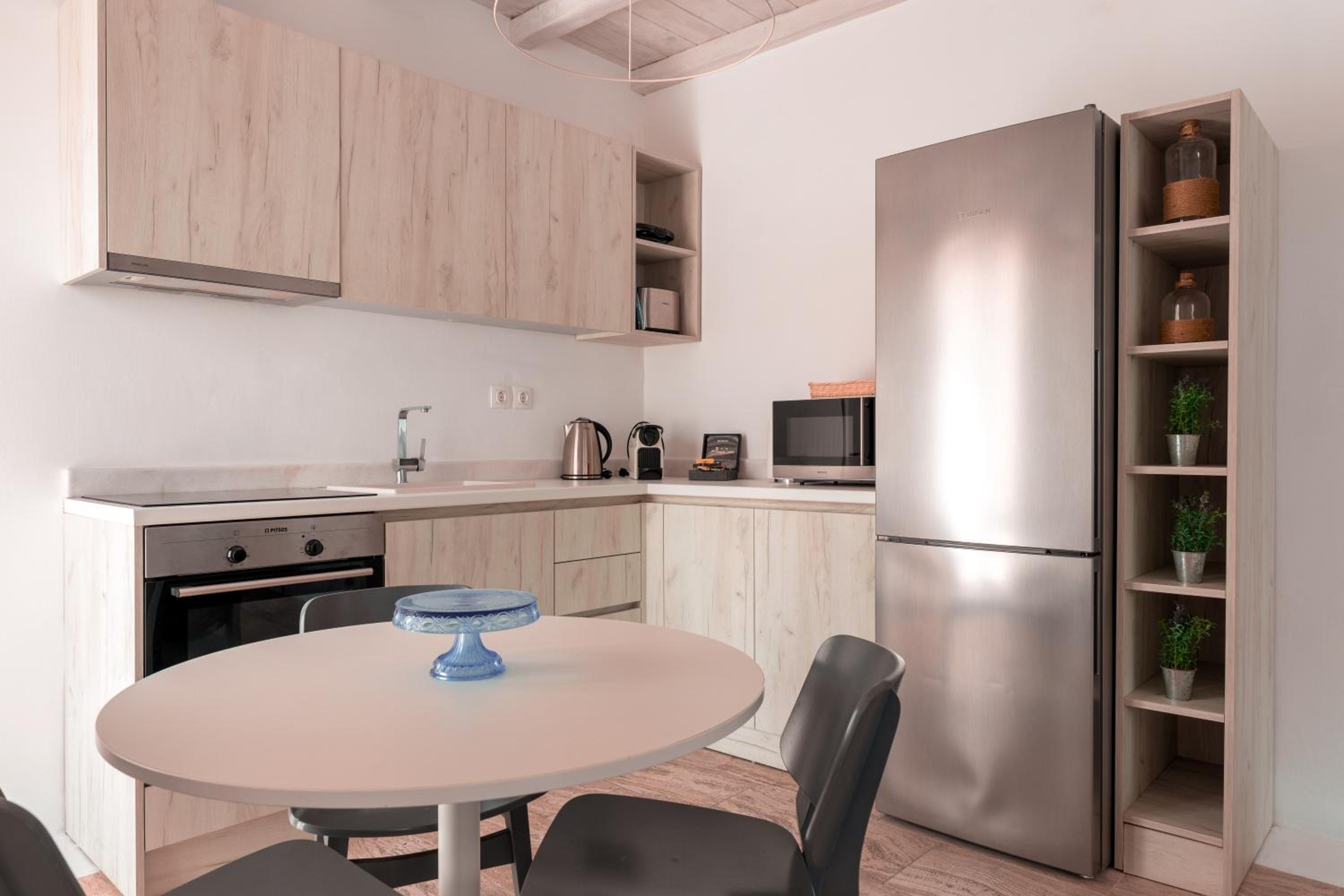 Two-Bedroom Suite - Photo 9