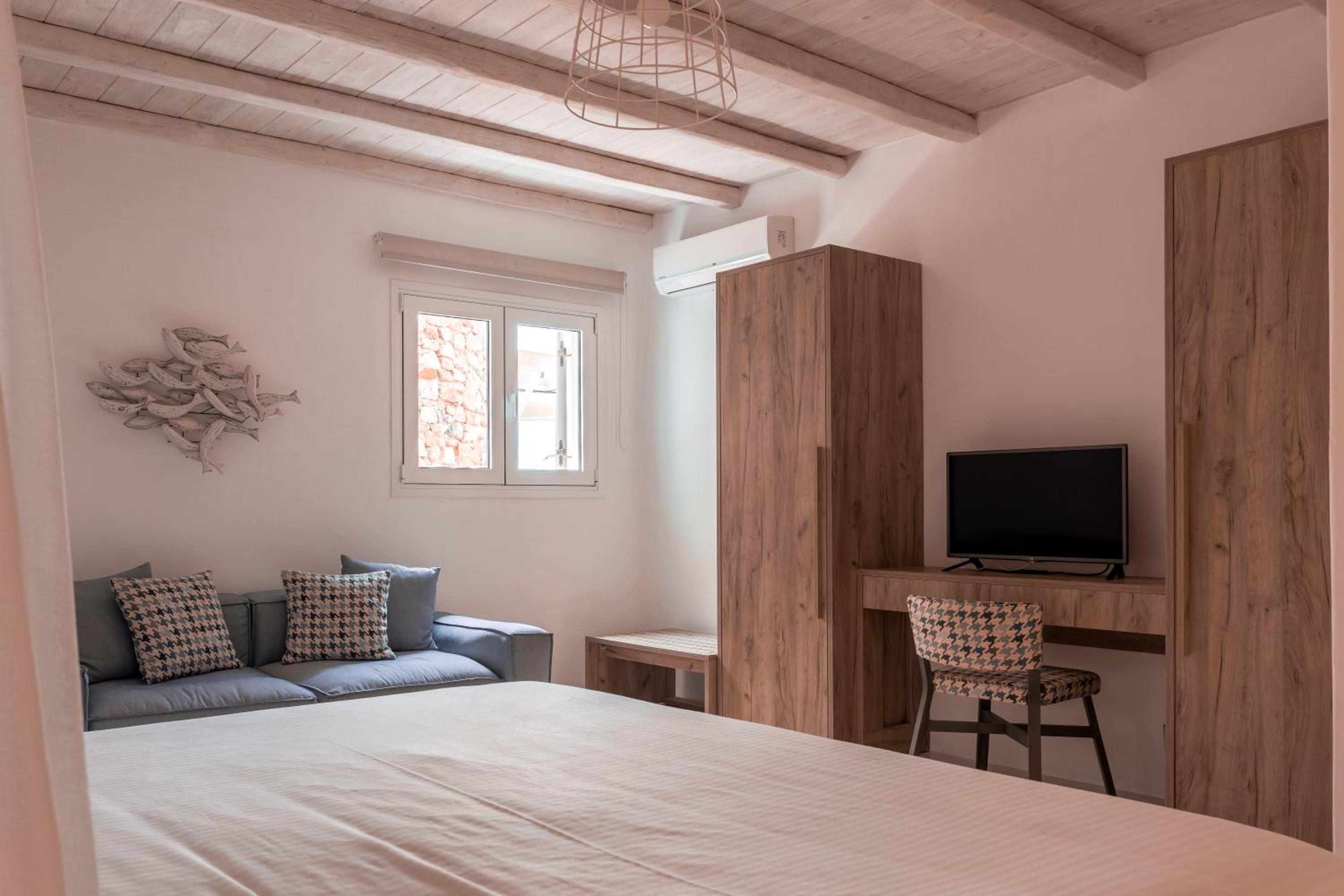 Two-Bedroom Suite - Photo 10