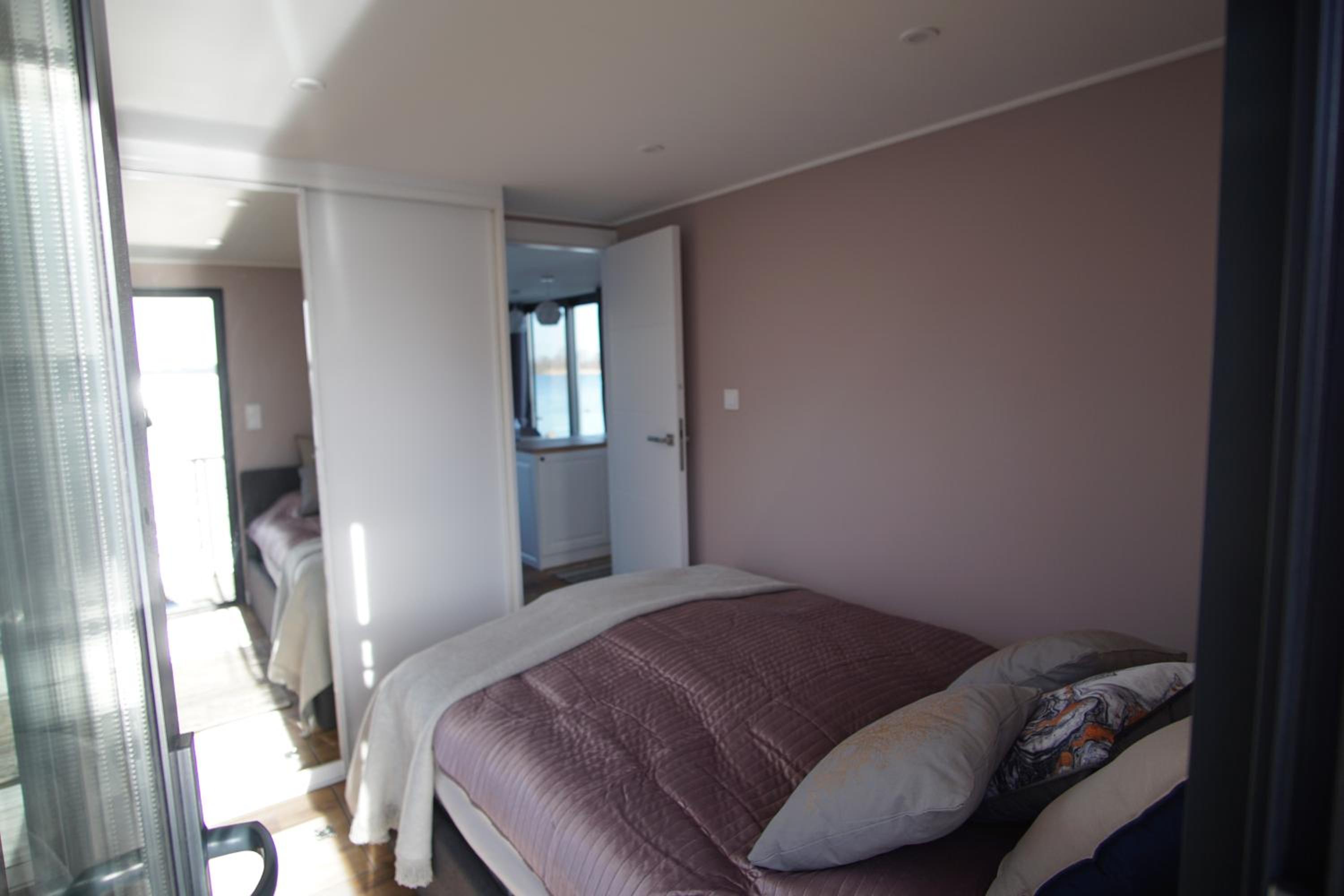 Mobile Home photo 1