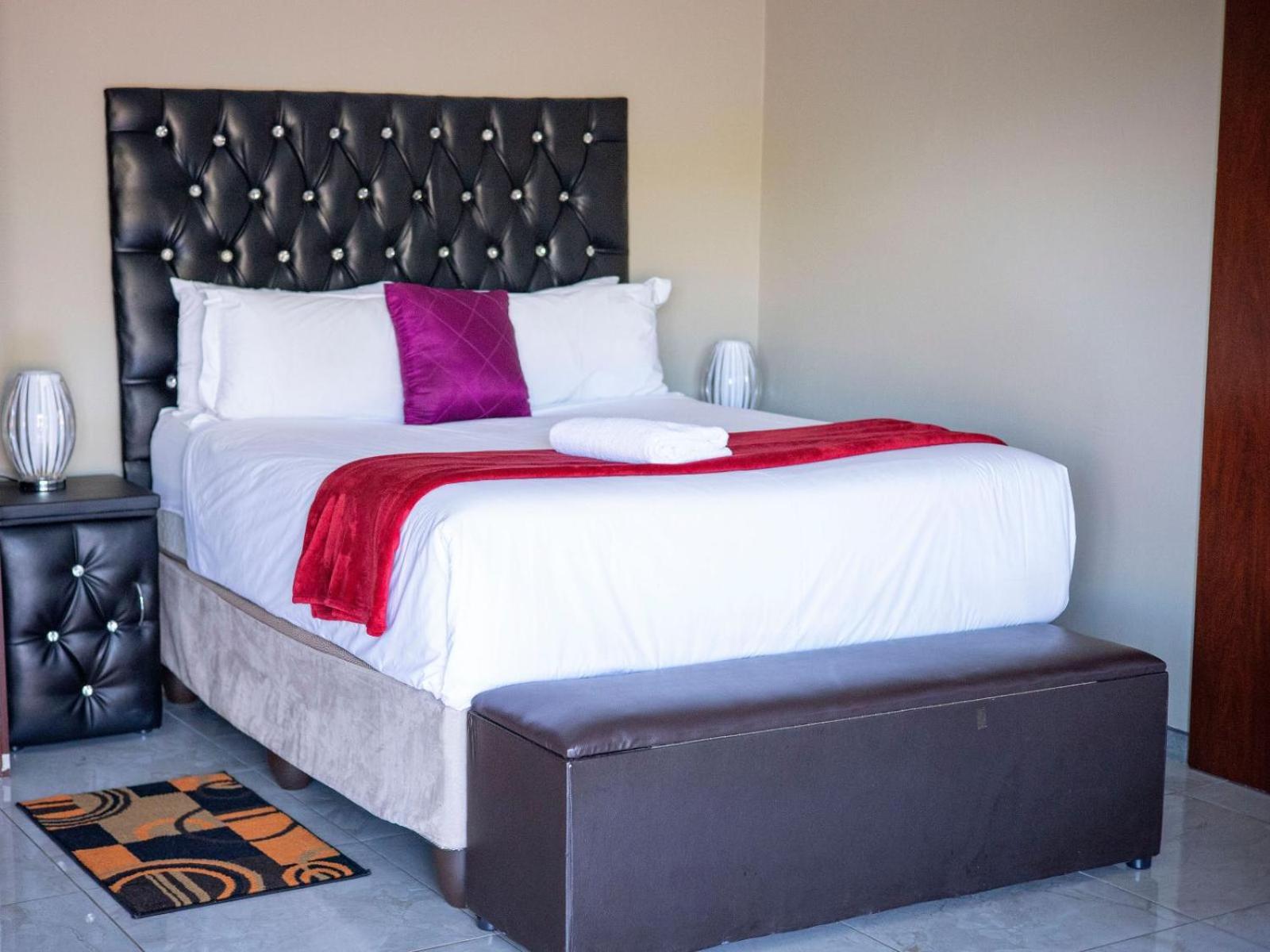 Standard Queen Room - Photo 8
