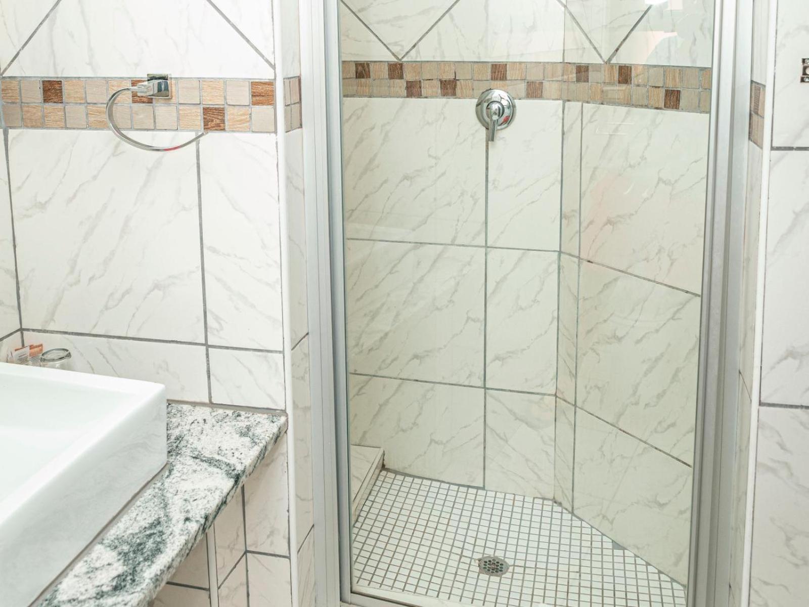 Executive Suite - Photo 7