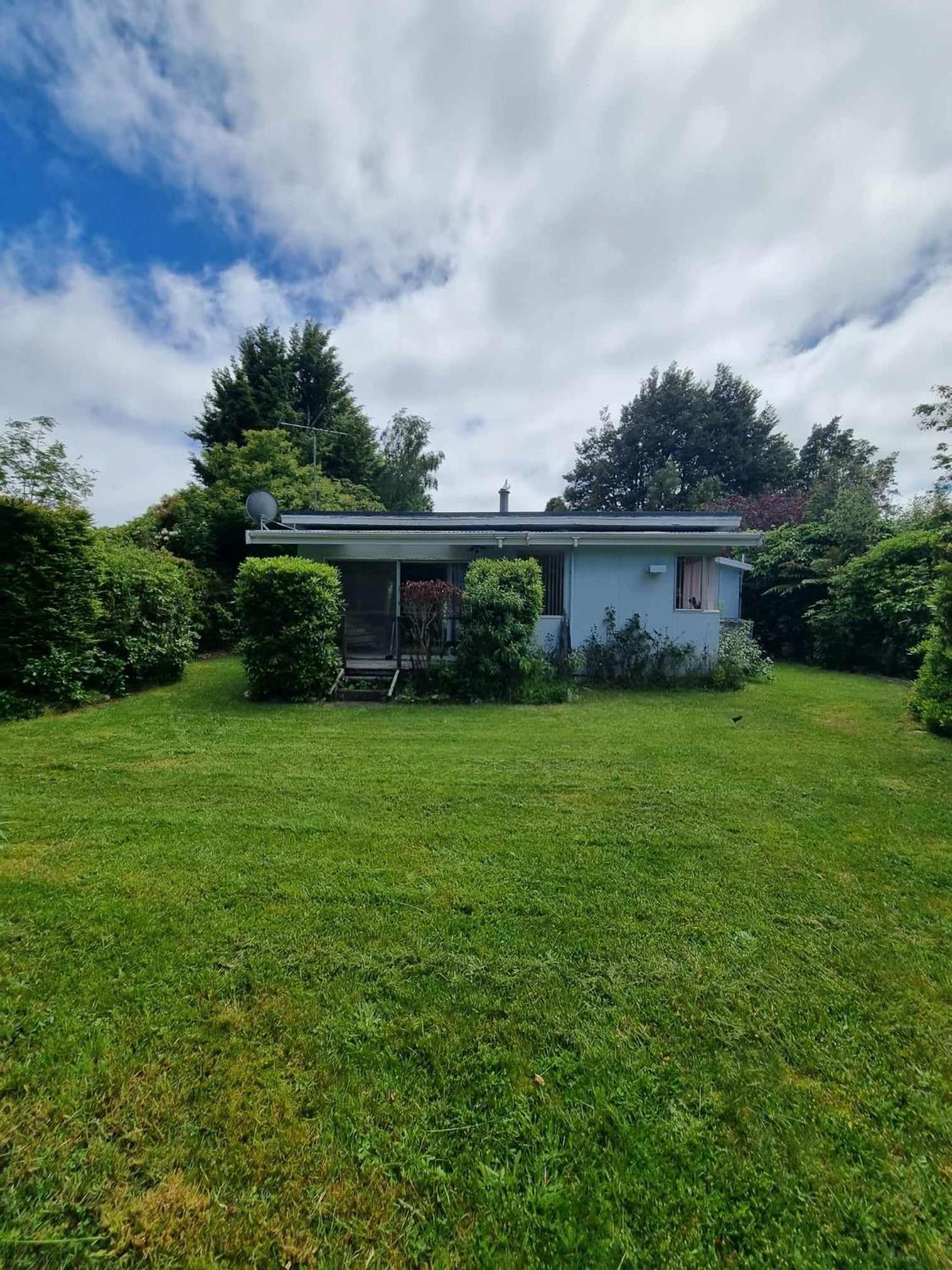 Three-Bedroom House photo 2