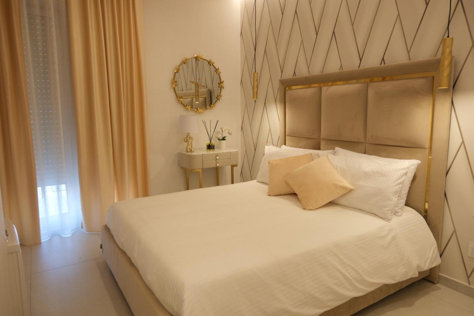Deluxe Suite with Spa Bath