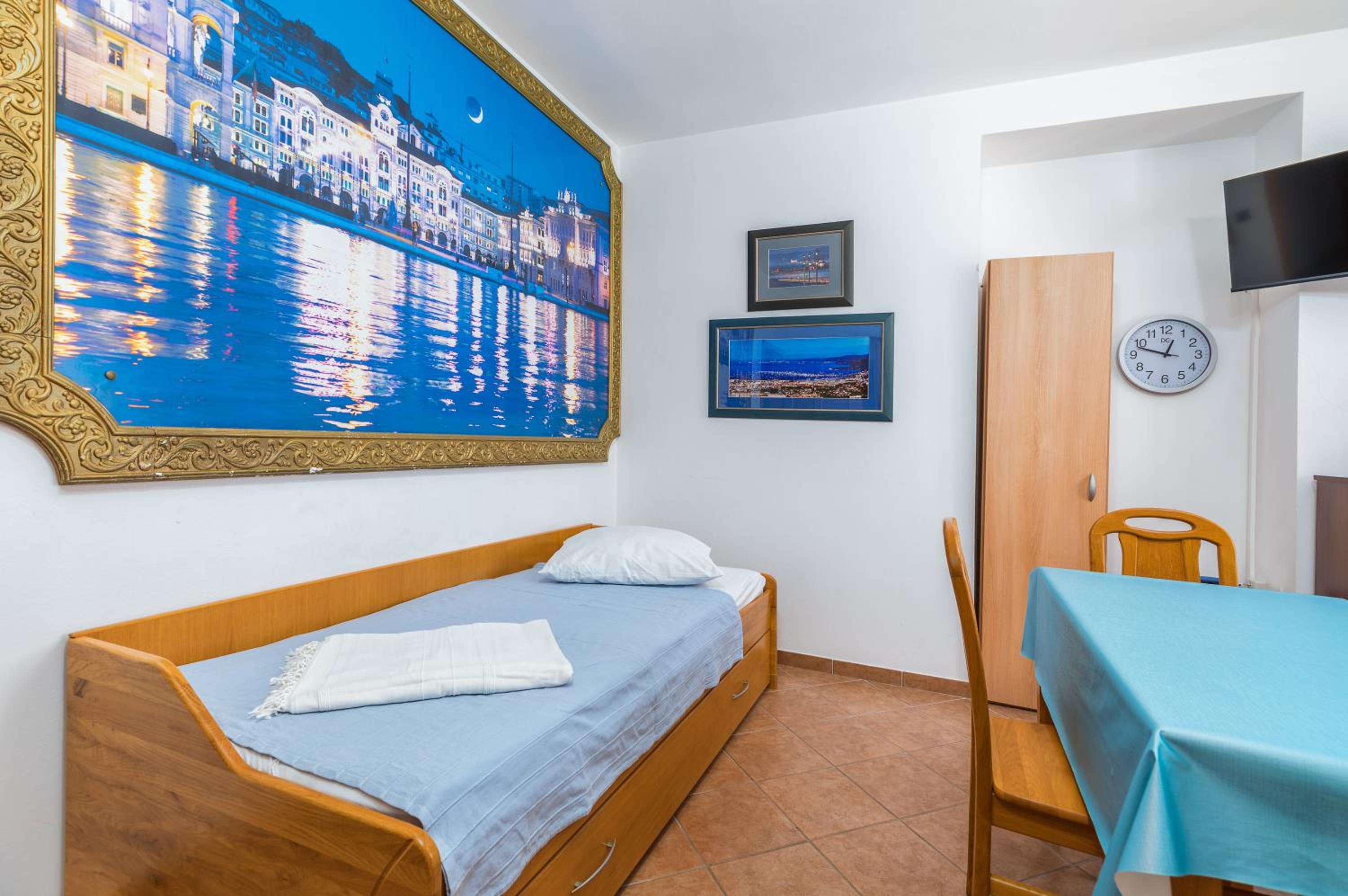 One Bedroom Apartment with Sea View